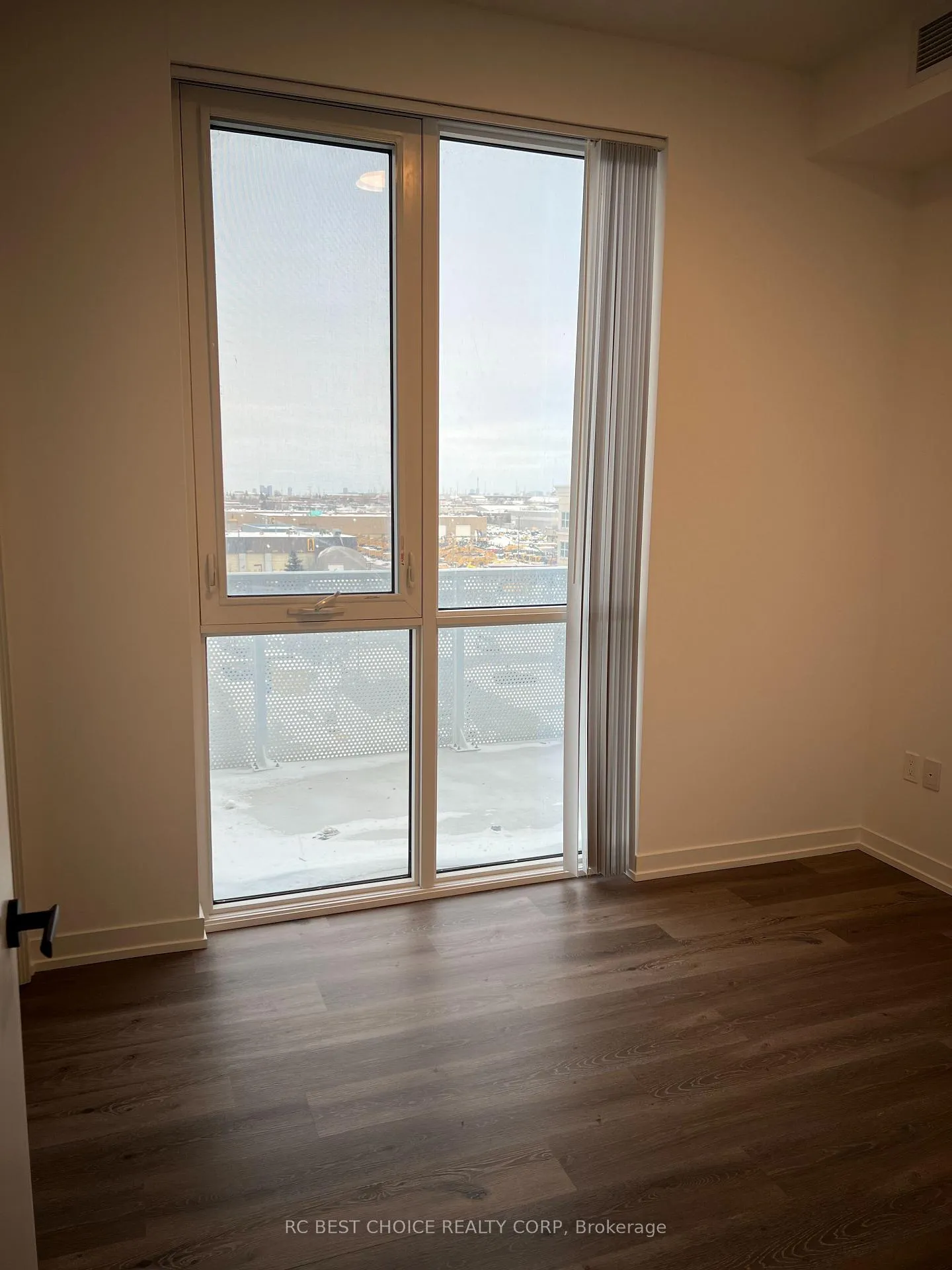 Photo 12 of Unit 710, 28 Interchange Way, Vaughan, Vaughan Corporate Centre — HOMEH