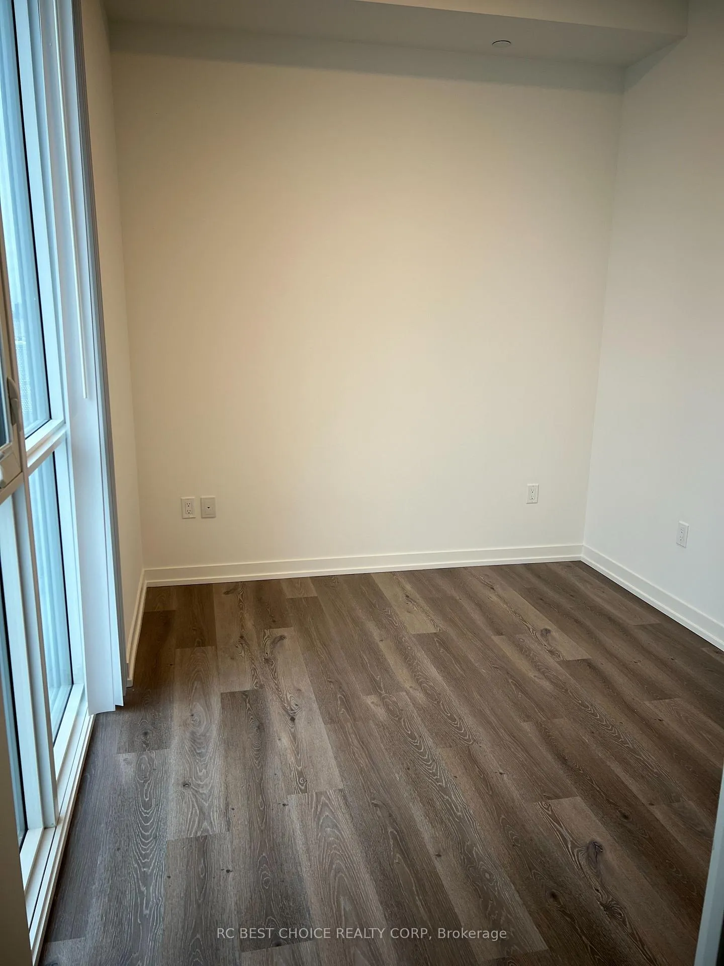 Photo 13 of Unit 710, 28 Interchange Way, Vaughan, Vaughan Corporate Centre — HOMEH