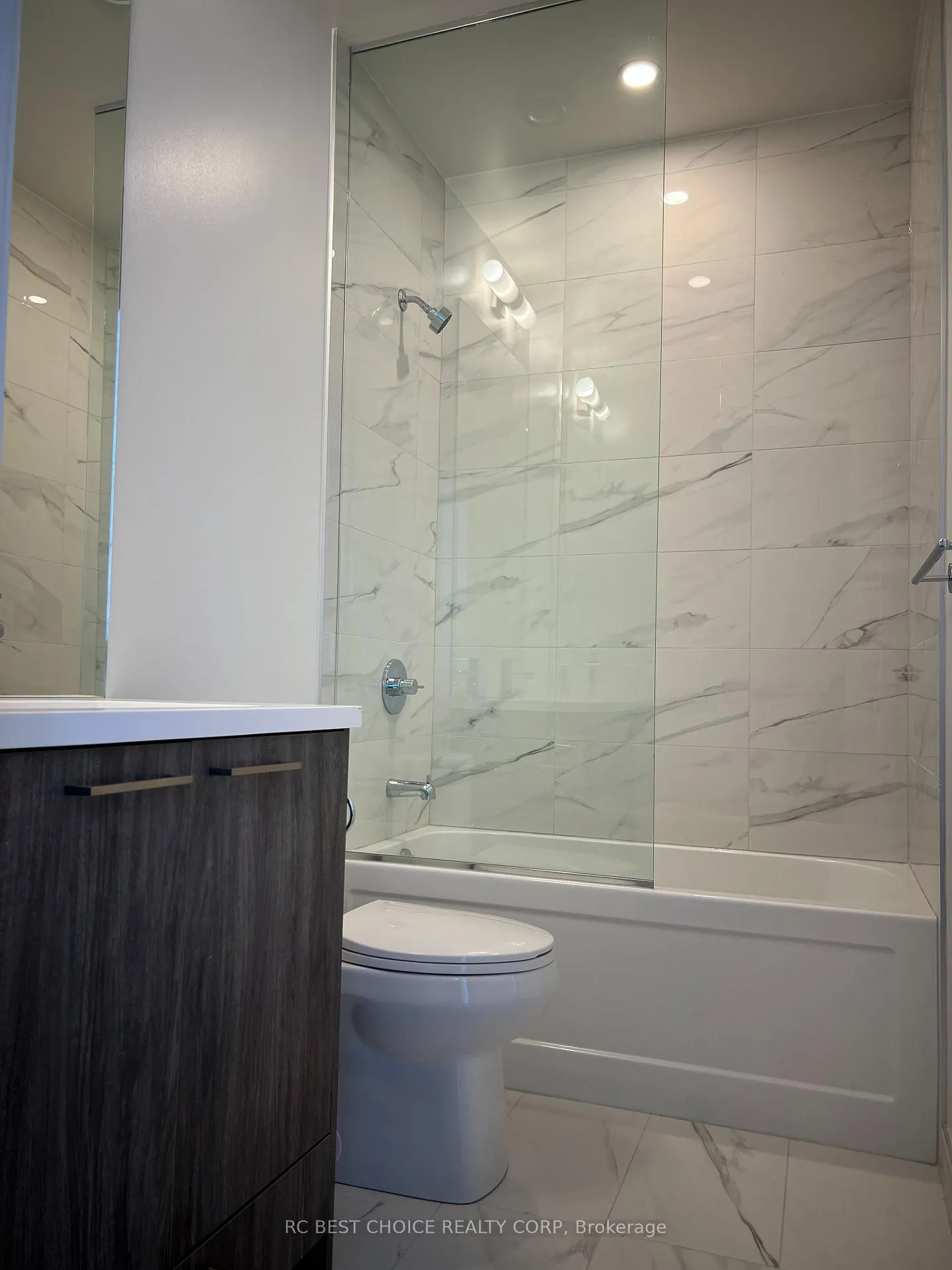 Photo 15 of Unit 710, 28 Interchange Way, Vaughan, Vaughan Corporate Centre — HOMEH