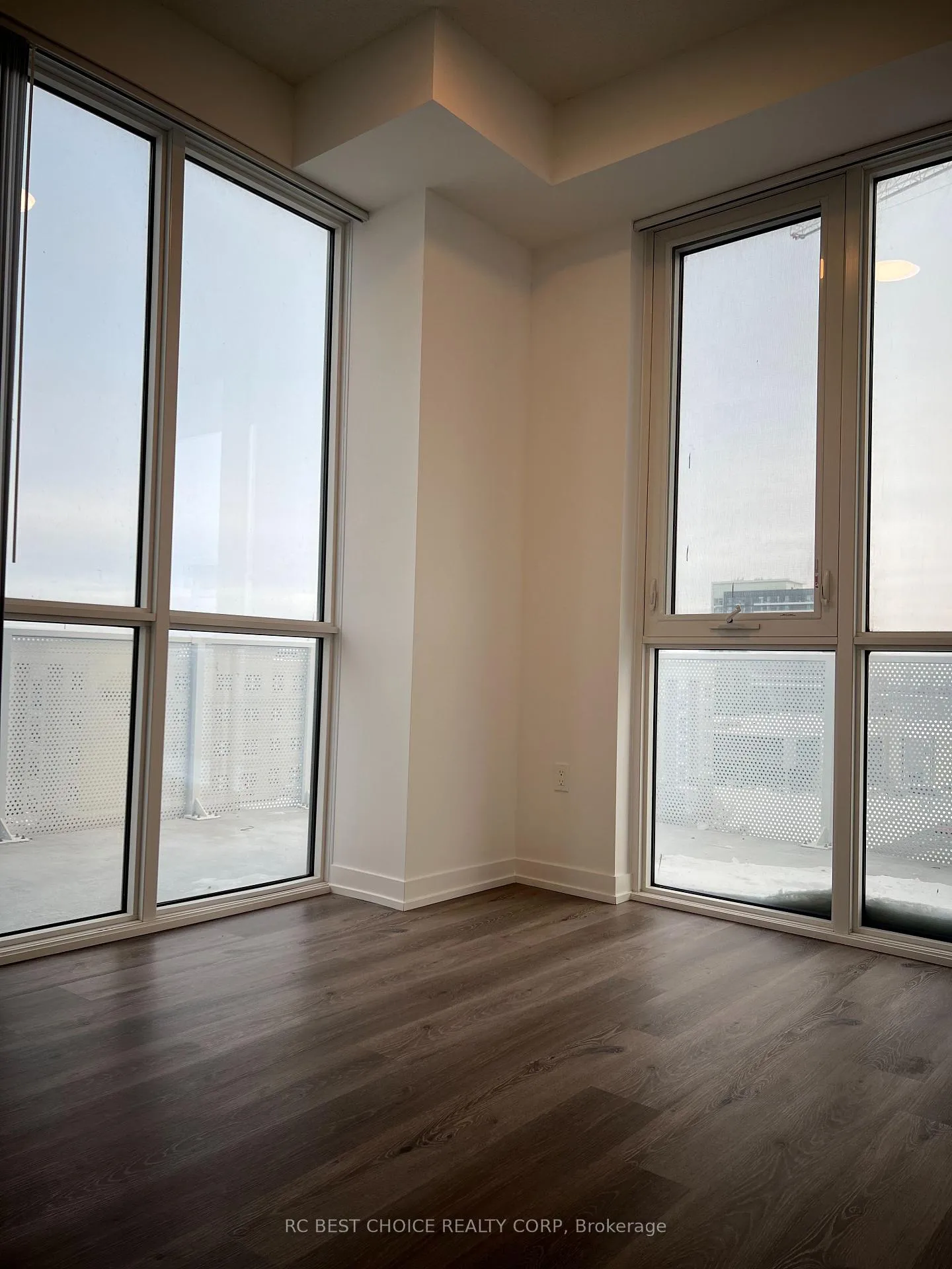 Photo 16 of Unit 710, 28 Interchange Way, Vaughan, Vaughan Corporate Centre — HOMEH