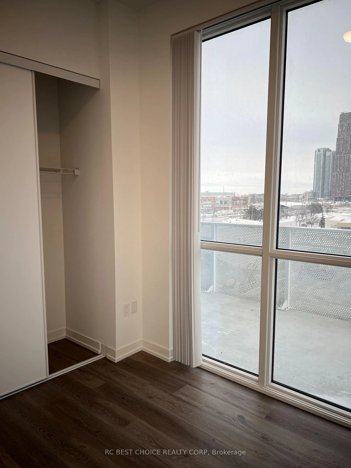 Photo 17 of Unit 710, 28 Interchange Way, Vaughan, Vaughan Corporate Centre — HOMEH