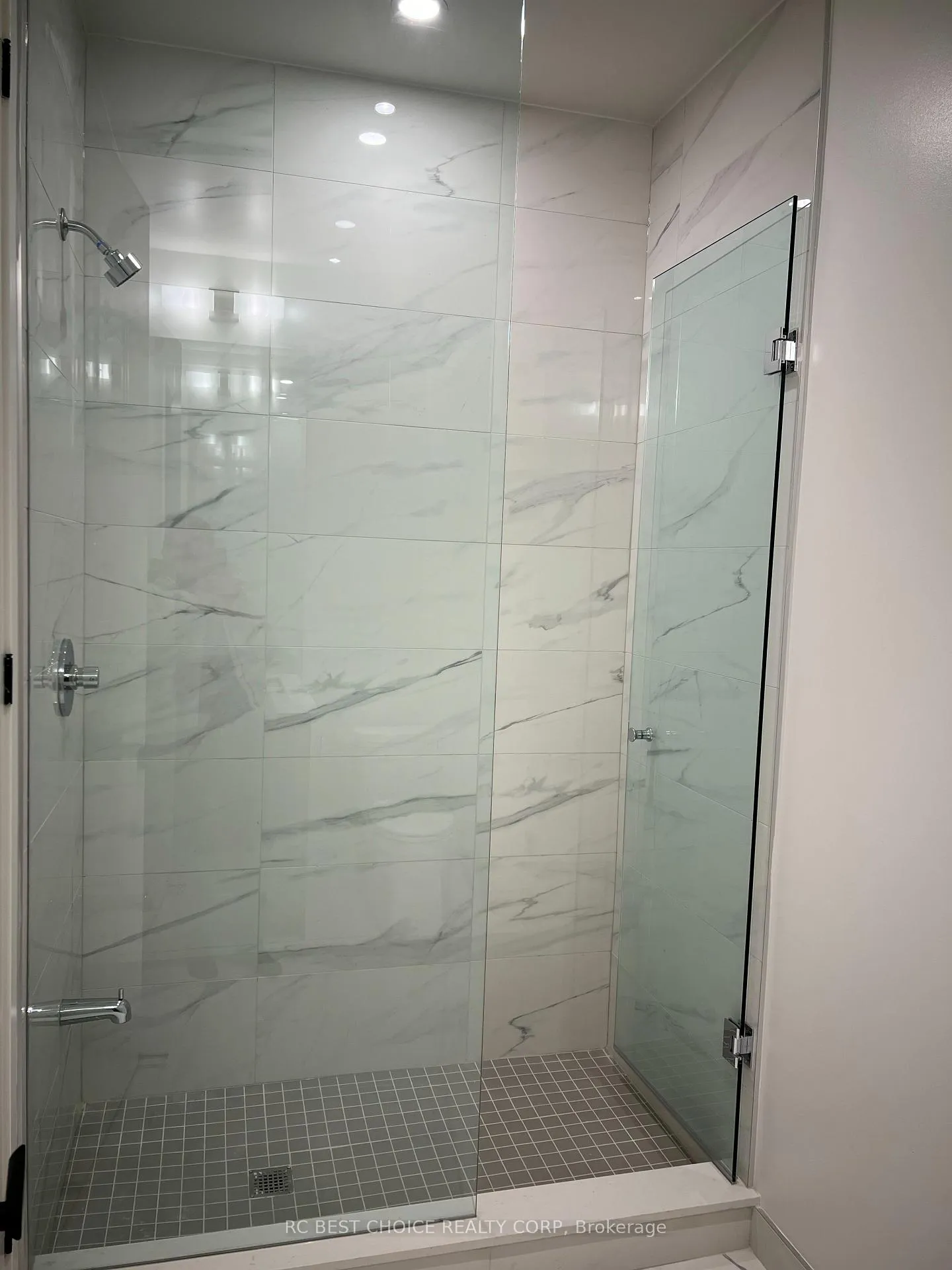Photo 18 of Unit 710, 28 Interchange Way, Vaughan, Vaughan Corporate Centre — HOMEH