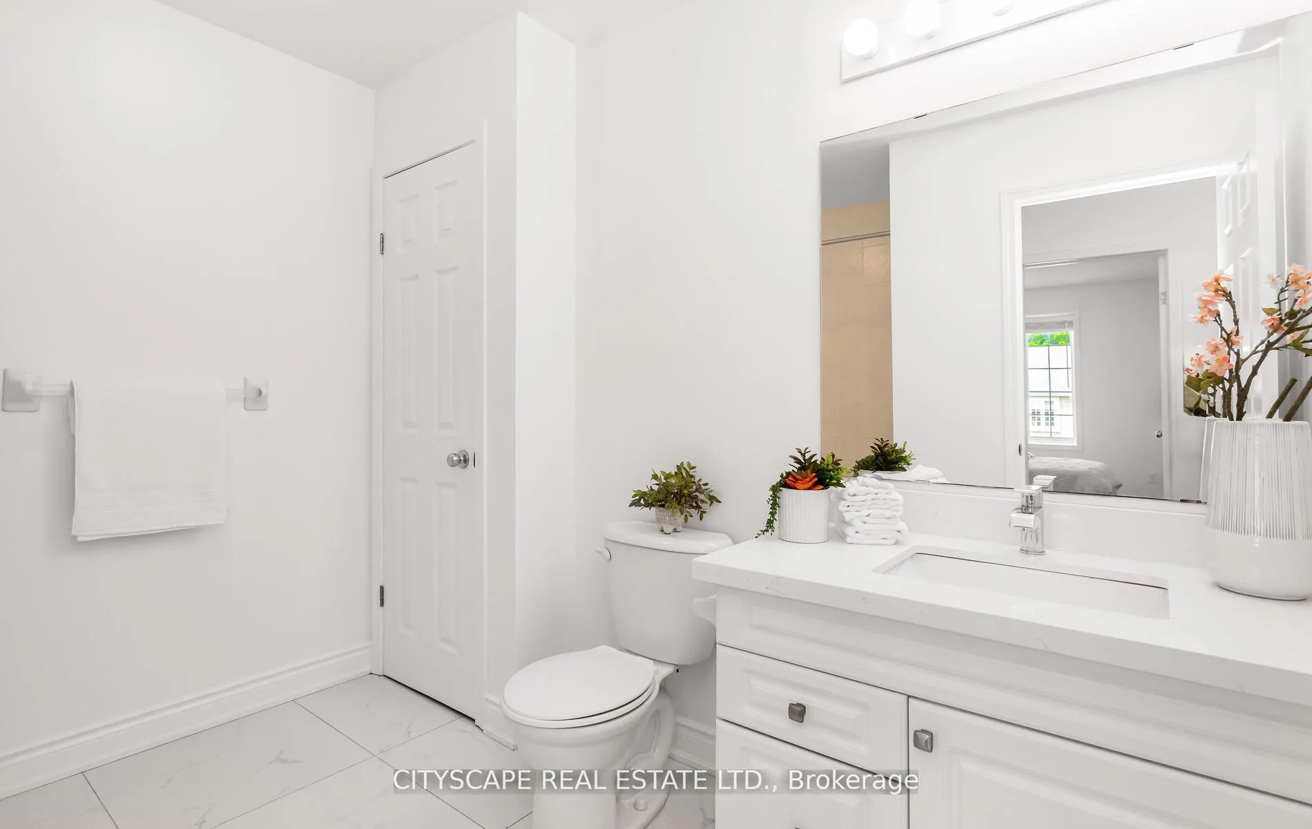Photo 22 of 493 Beaumont Crescent, Kitchener — HOMEH