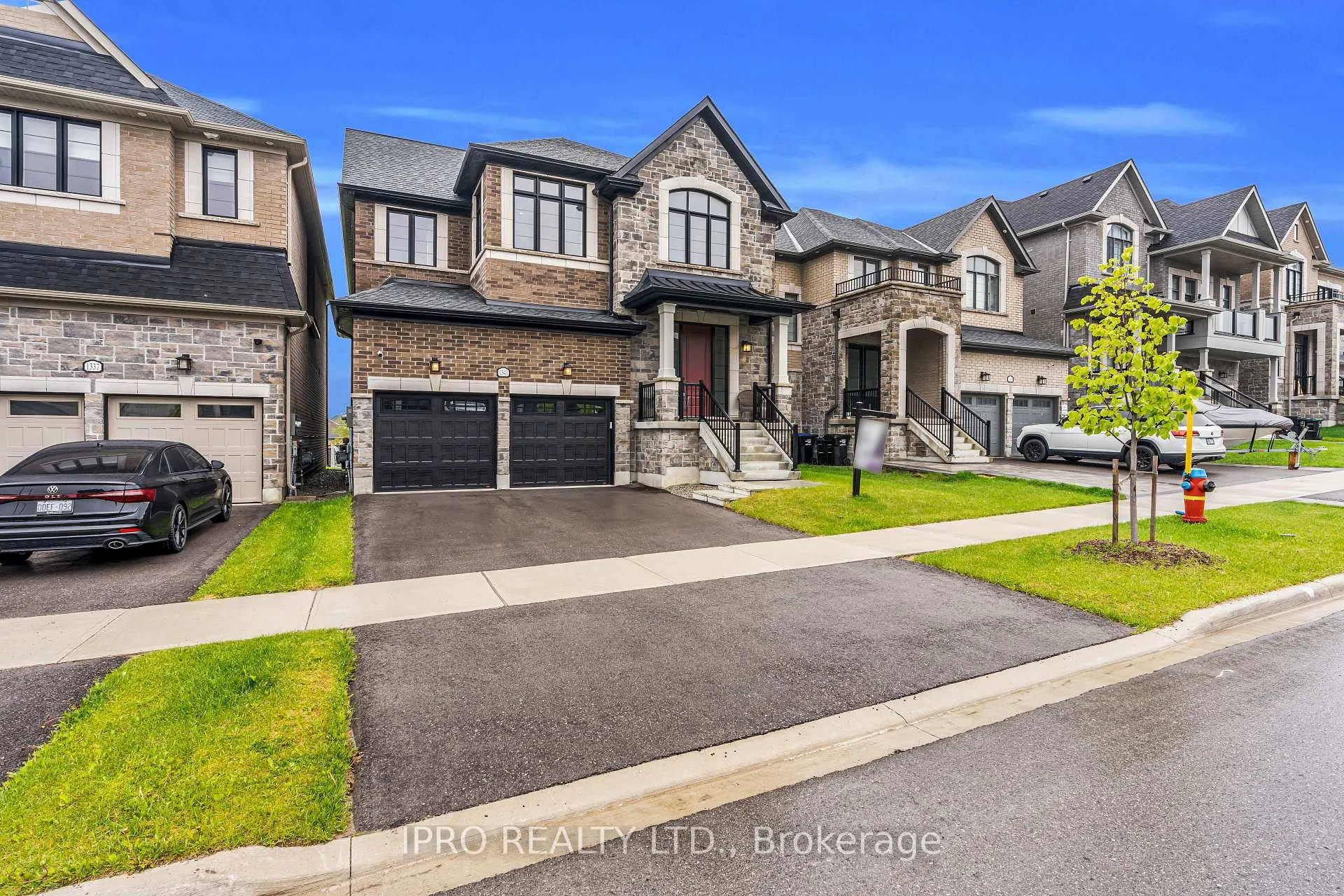 Photo 2 of 1341 Blackmore Street, Innisfil, Alcona — HOMEH