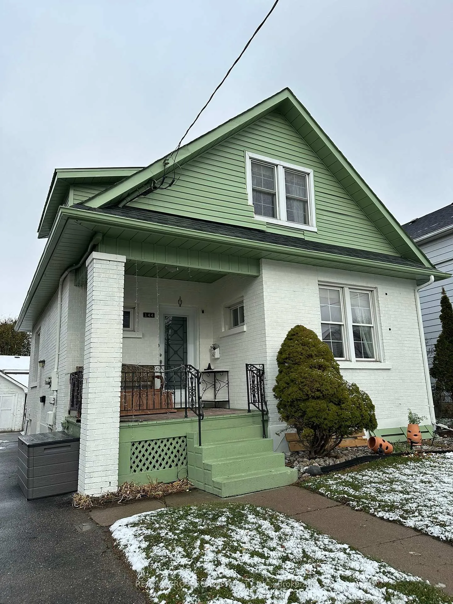 Front of Unit Main/Upper, 144 Conant Street