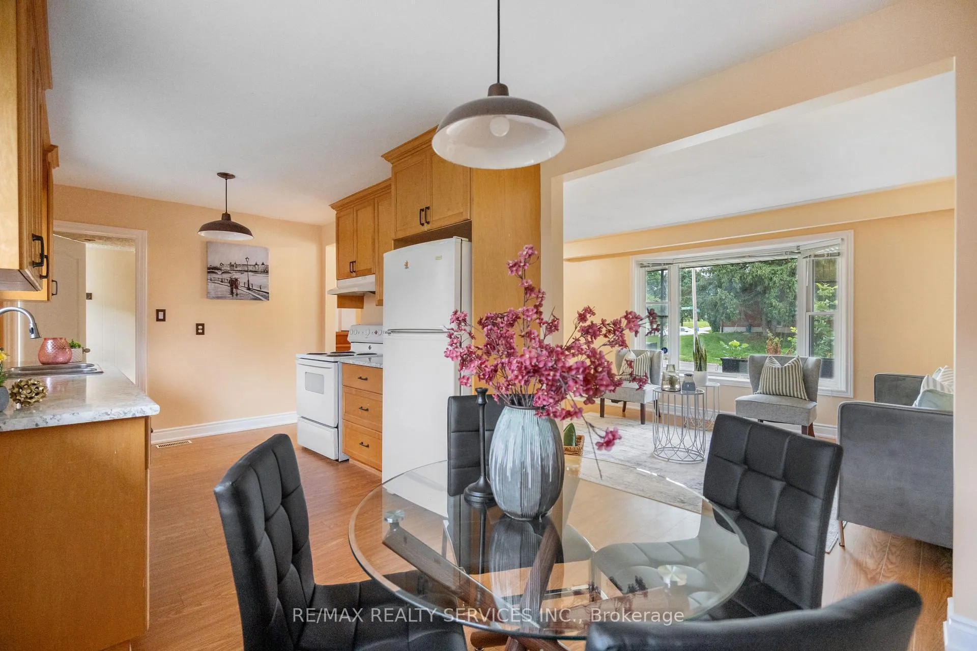 Photo 14 of 560 Highpoint Avenue, Waterloo — HOMEH