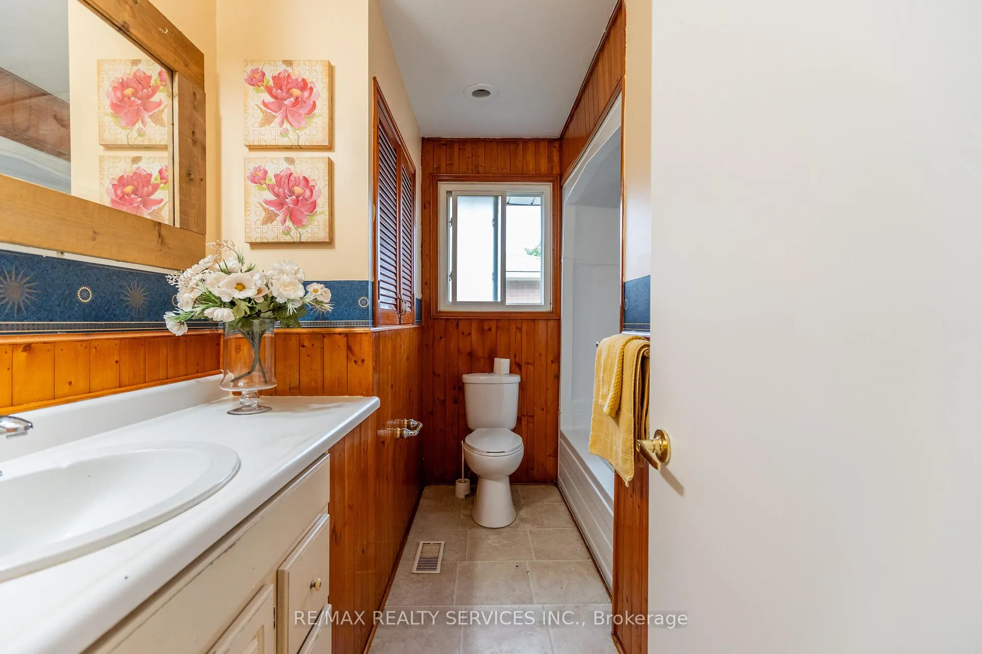 Photo 17 of 560 Highpoint Avenue, Waterloo — HOMEH