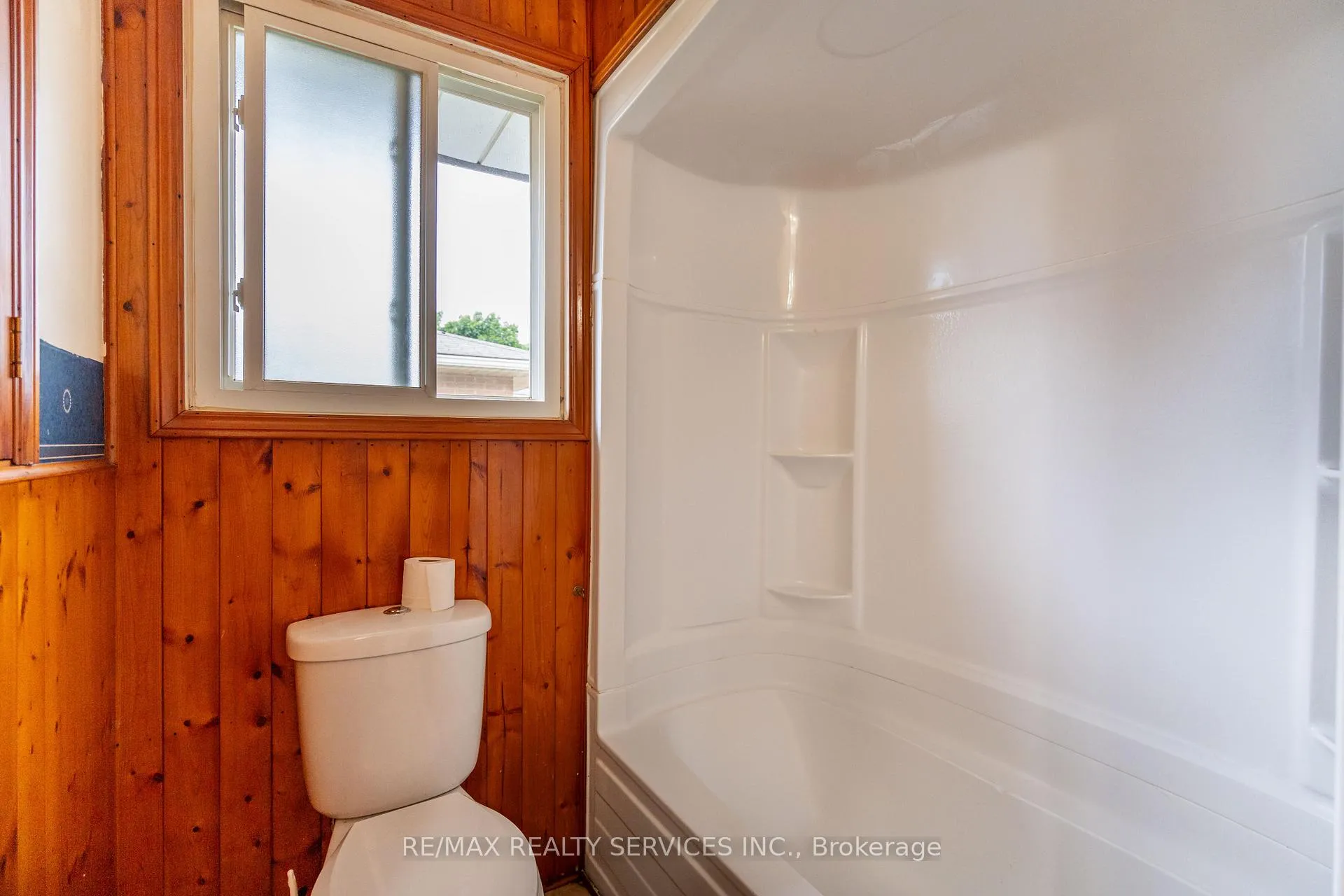 Photo 18 of 560 Highpoint Avenue, Waterloo — HOMEH