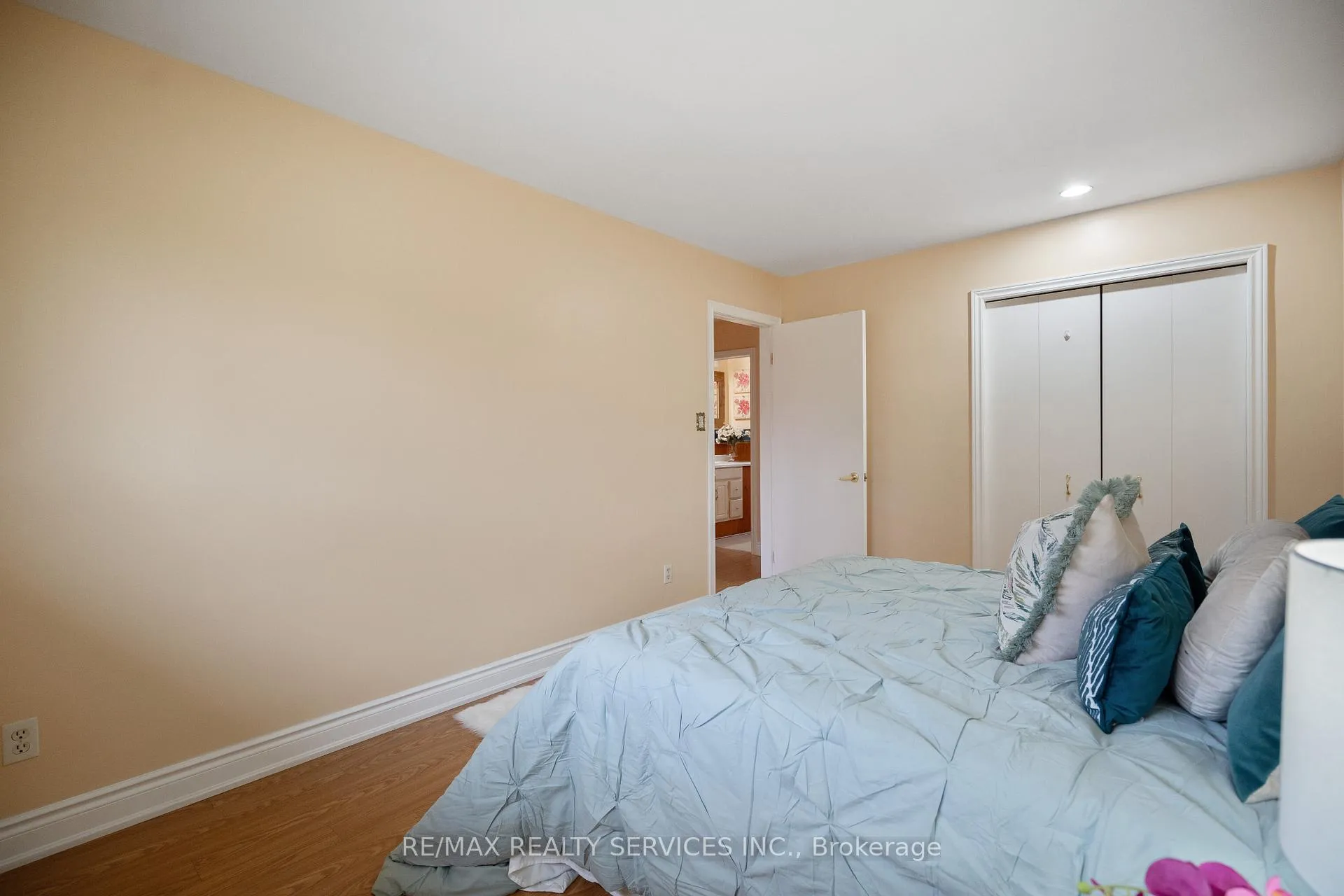 Photo 24 of 560 Highpoint Avenue, Waterloo — HOMEH