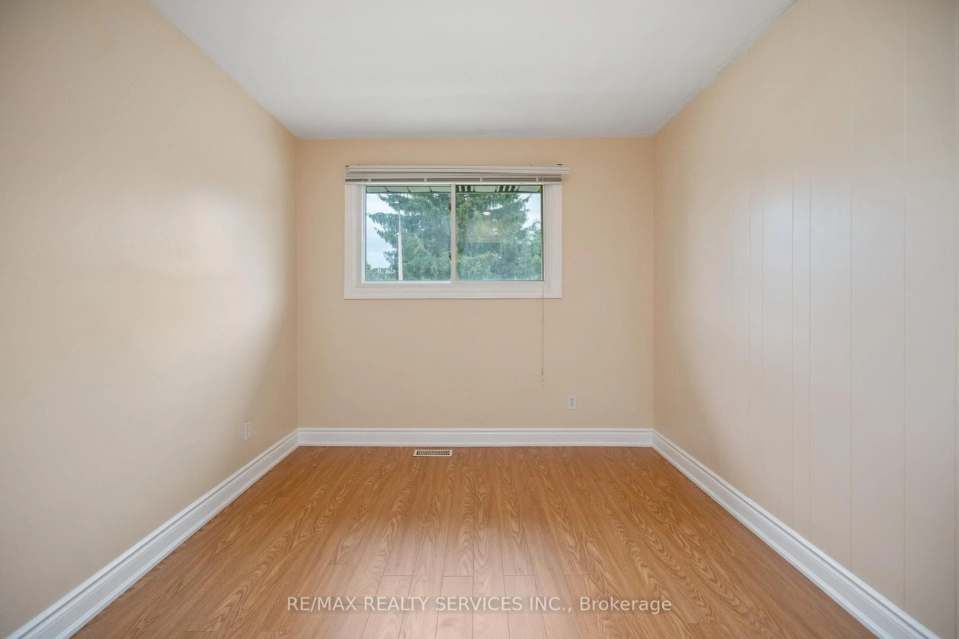 Photo 25 of 560 Highpoint Avenue, Waterloo — HOMEH