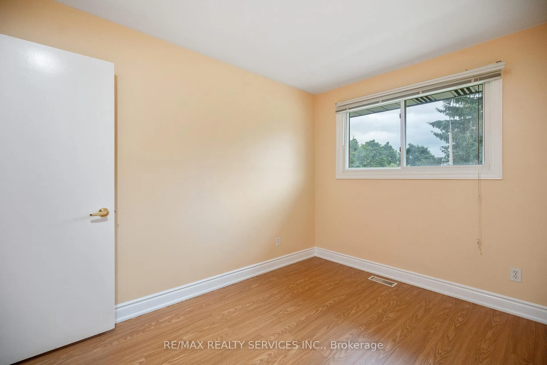 Photo 26 of 560 Highpoint Avenue, Waterloo — HOMEH