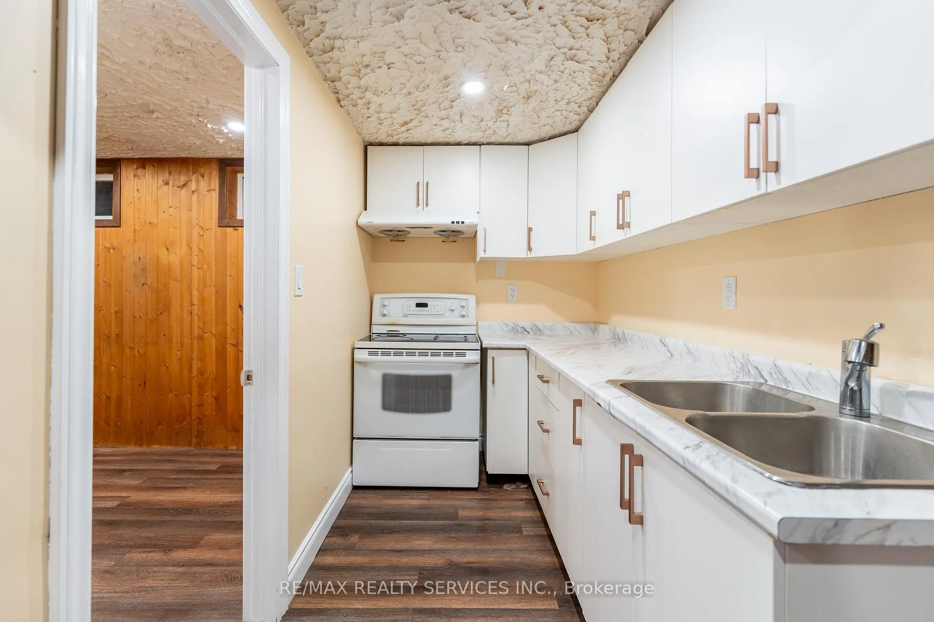 Photo 29 of 560 Highpoint Avenue, Waterloo — HOMEH