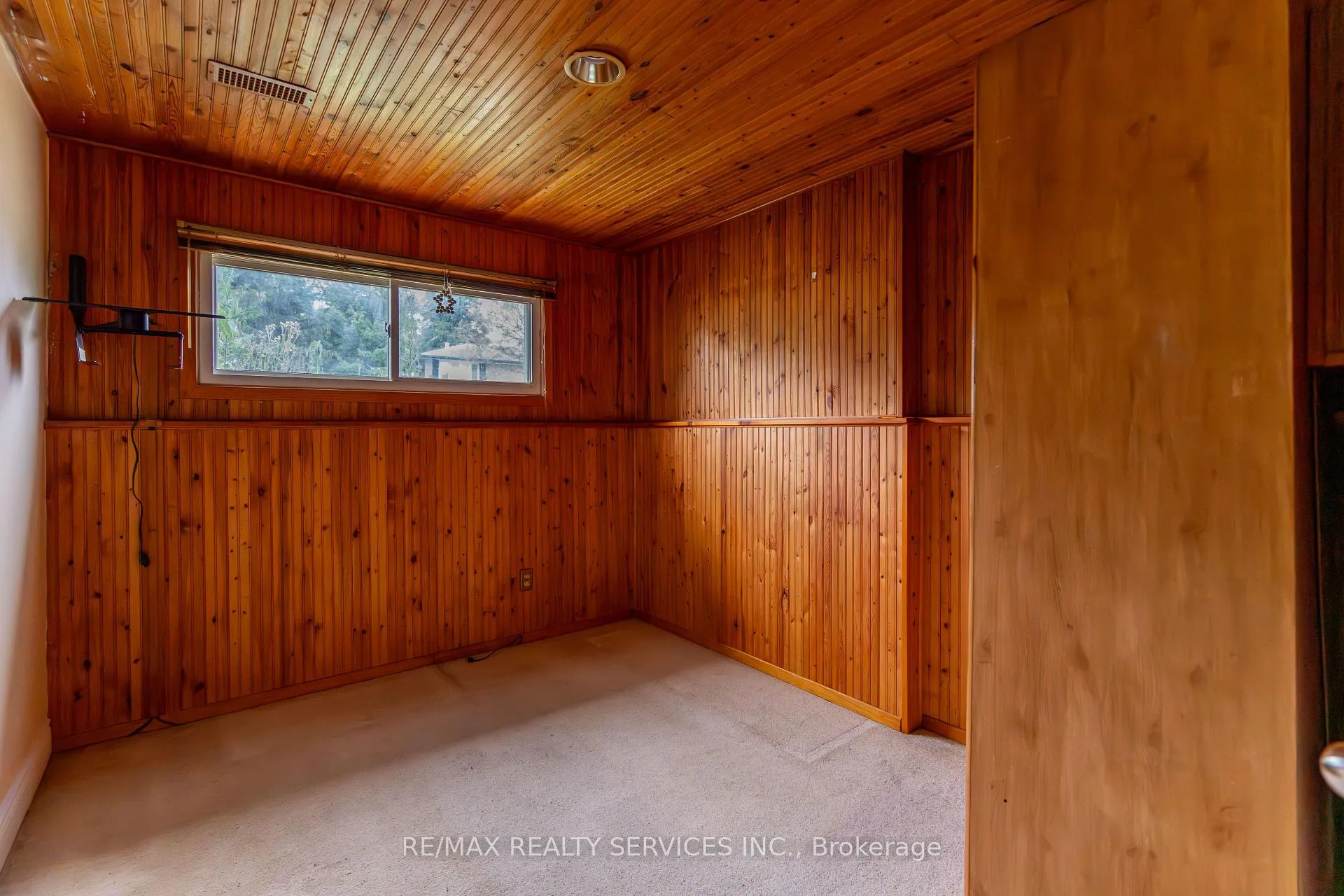 Photo 36 of 560 Highpoint Avenue, Waterloo — HOMEH