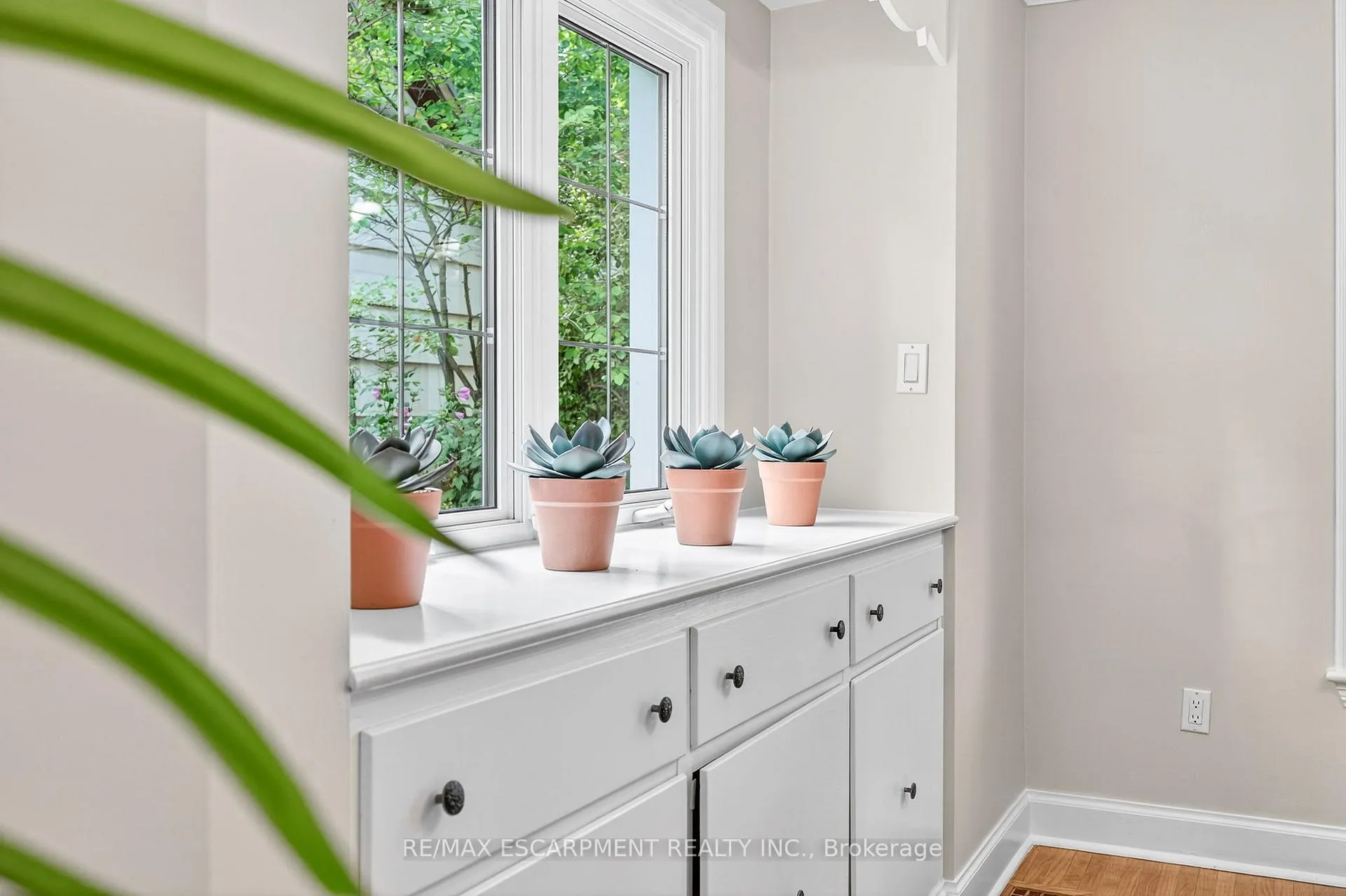 Photo 11 of 16 Parkview Row, Hamilton, Dundas — HOMEH