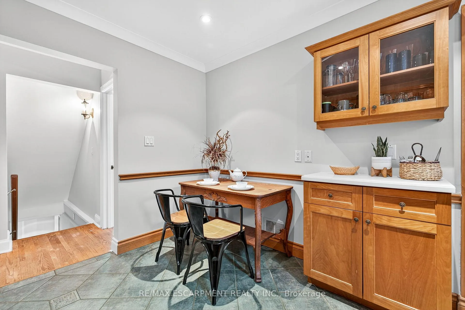 Photo 15 of 16 Parkview Row, Hamilton, Dundas — HOMEH