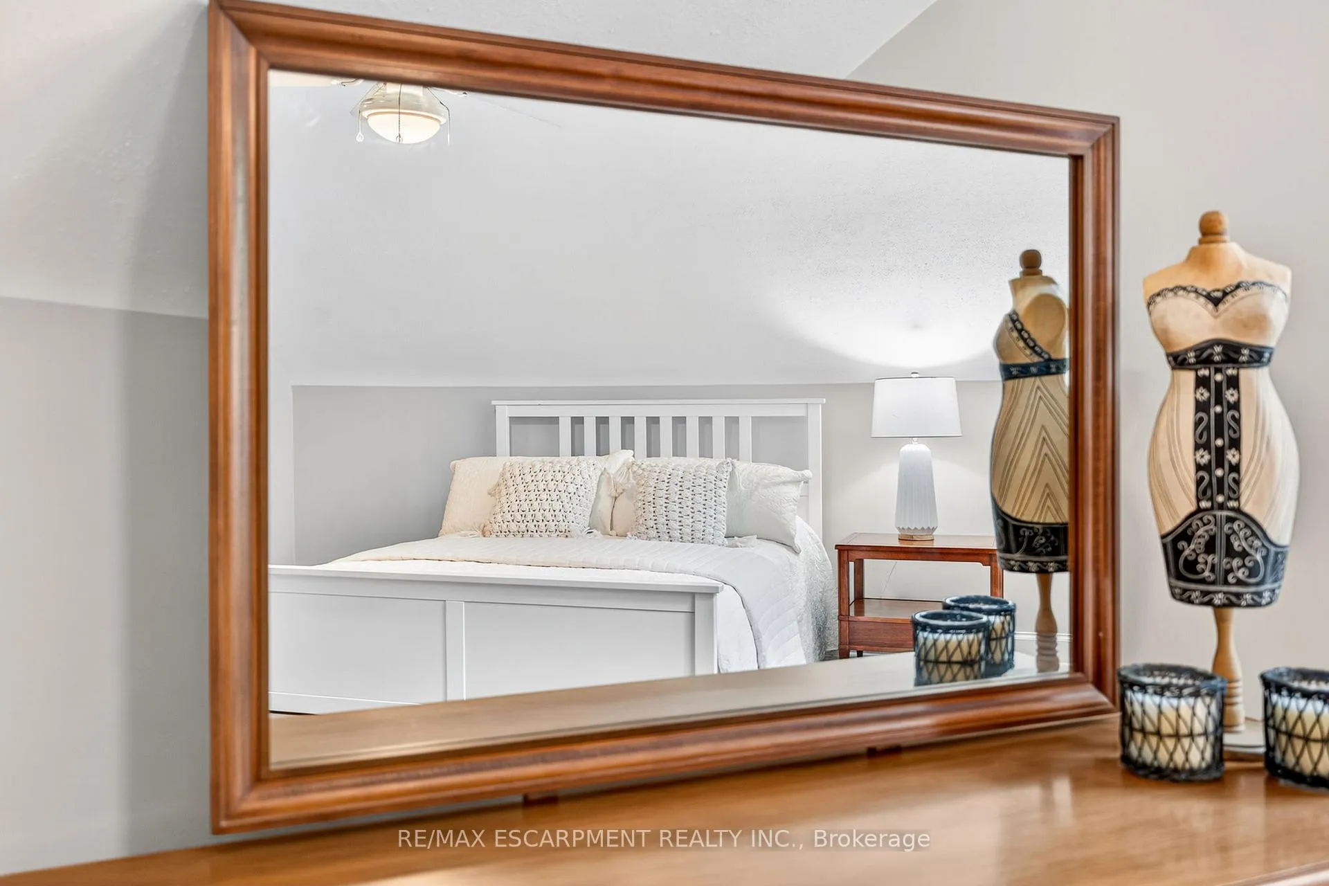 Photo 31 of 16 Parkview Row, Hamilton, Dundas — HOMEH