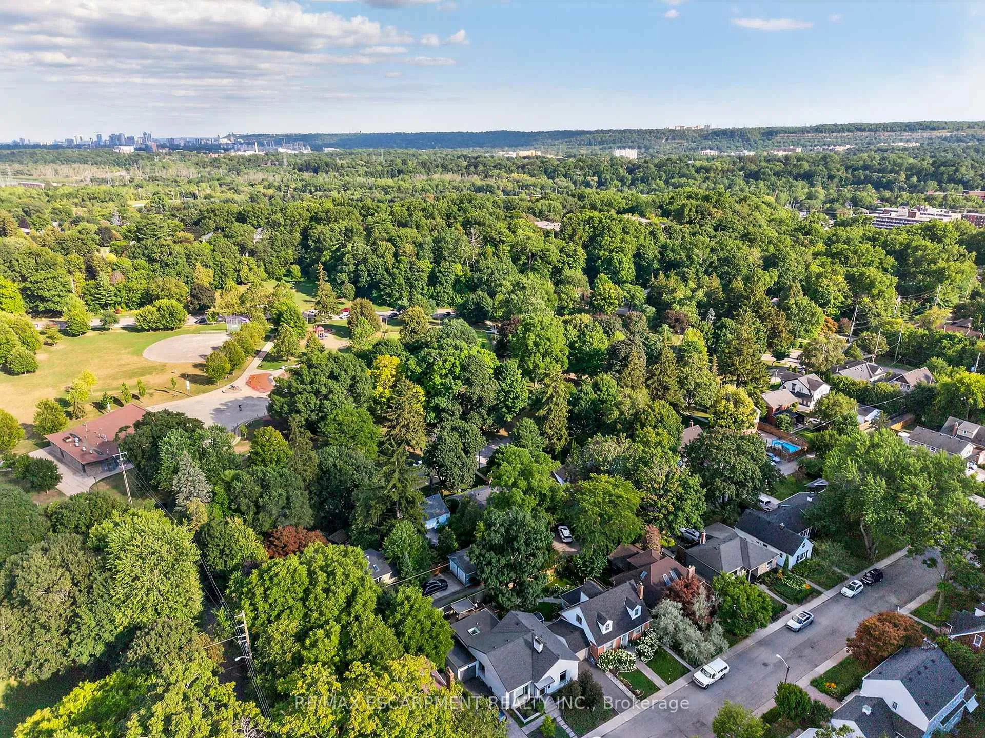 Photo 43 of 16 Parkview Row, Hamilton, Dundas — HOMEH