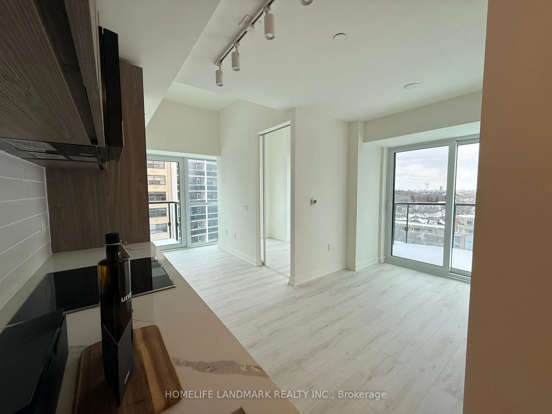 Photo 13 of Unit 804N, 120 Broadway Avenue, Toronto, Mount Pleasant West — HOMEH