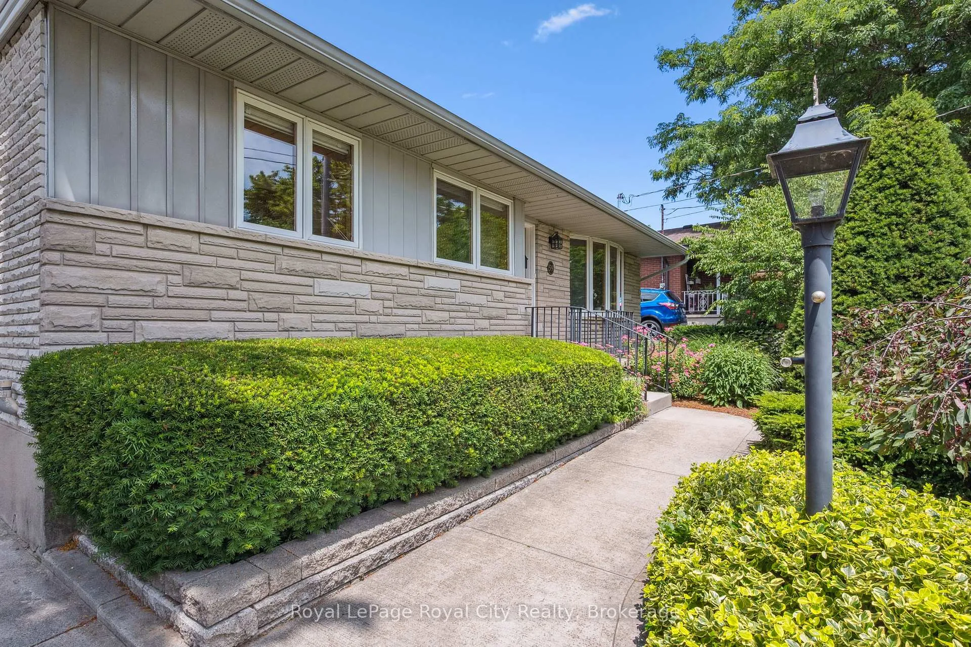 Photo 5 of 59 Algoma Drive, Guelph, Victoria North — HOMEH