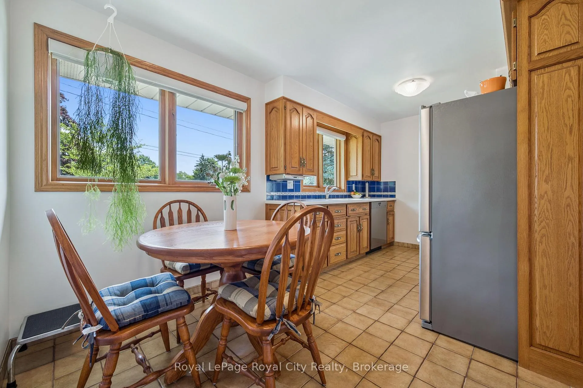Photo 11 of 59 Algoma Drive, Guelph, Victoria North — HOMEH