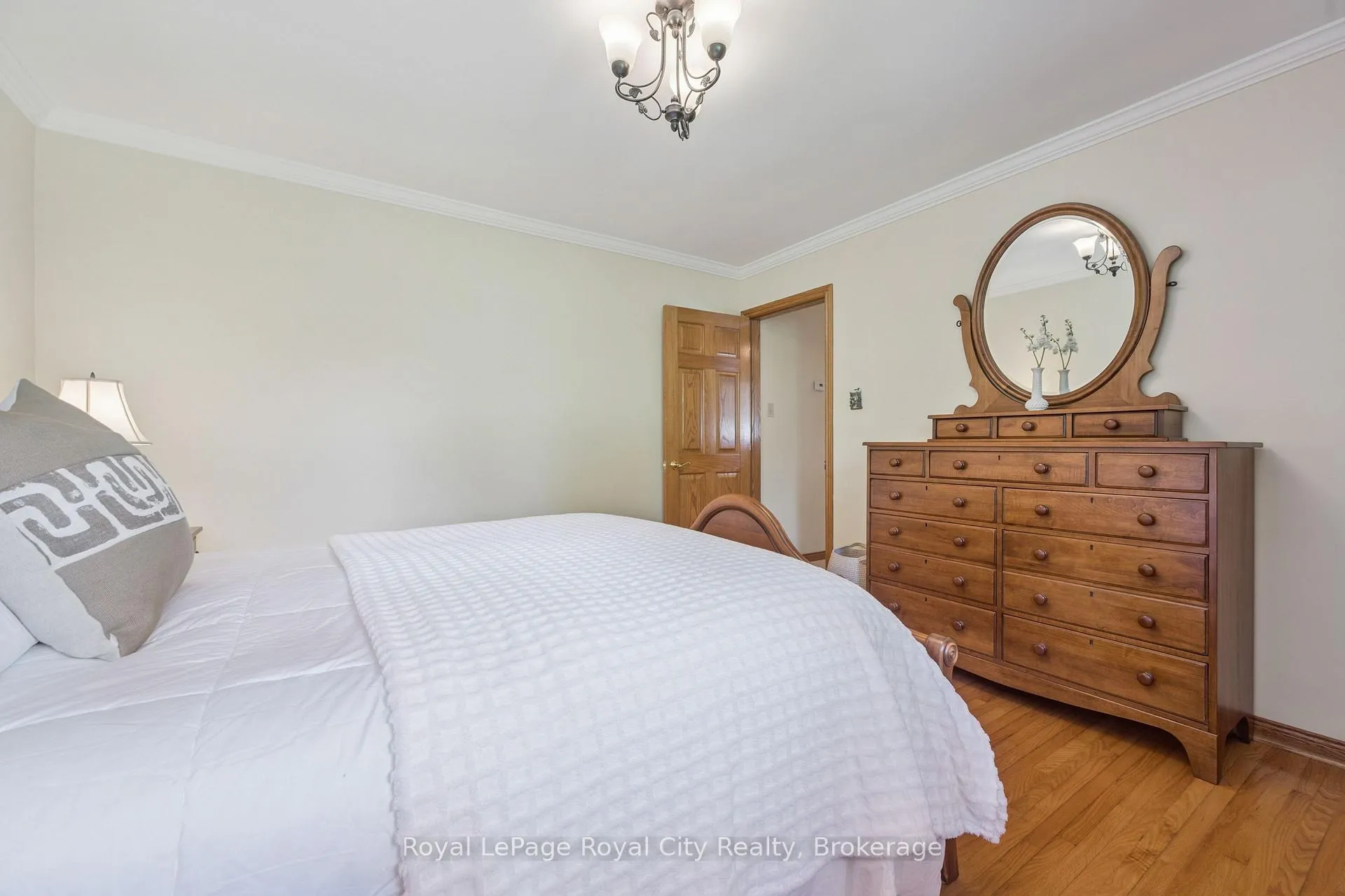 Photo 18 of 59 Algoma Drive, Guelph, Victoria North — HOMEH