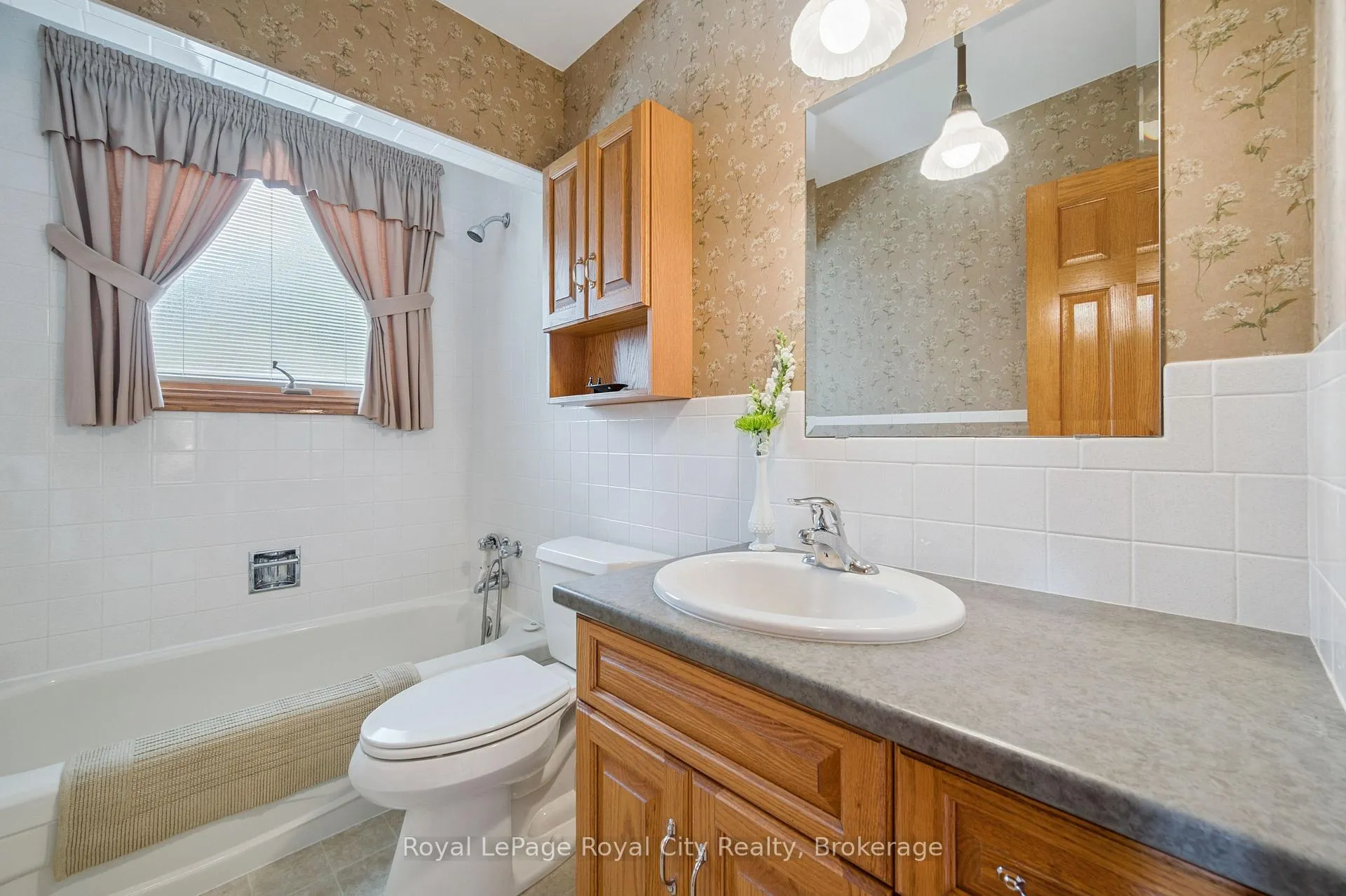 Photo 21 of 59 Algoma Drive, Guelph, Victoria North — HOMEH