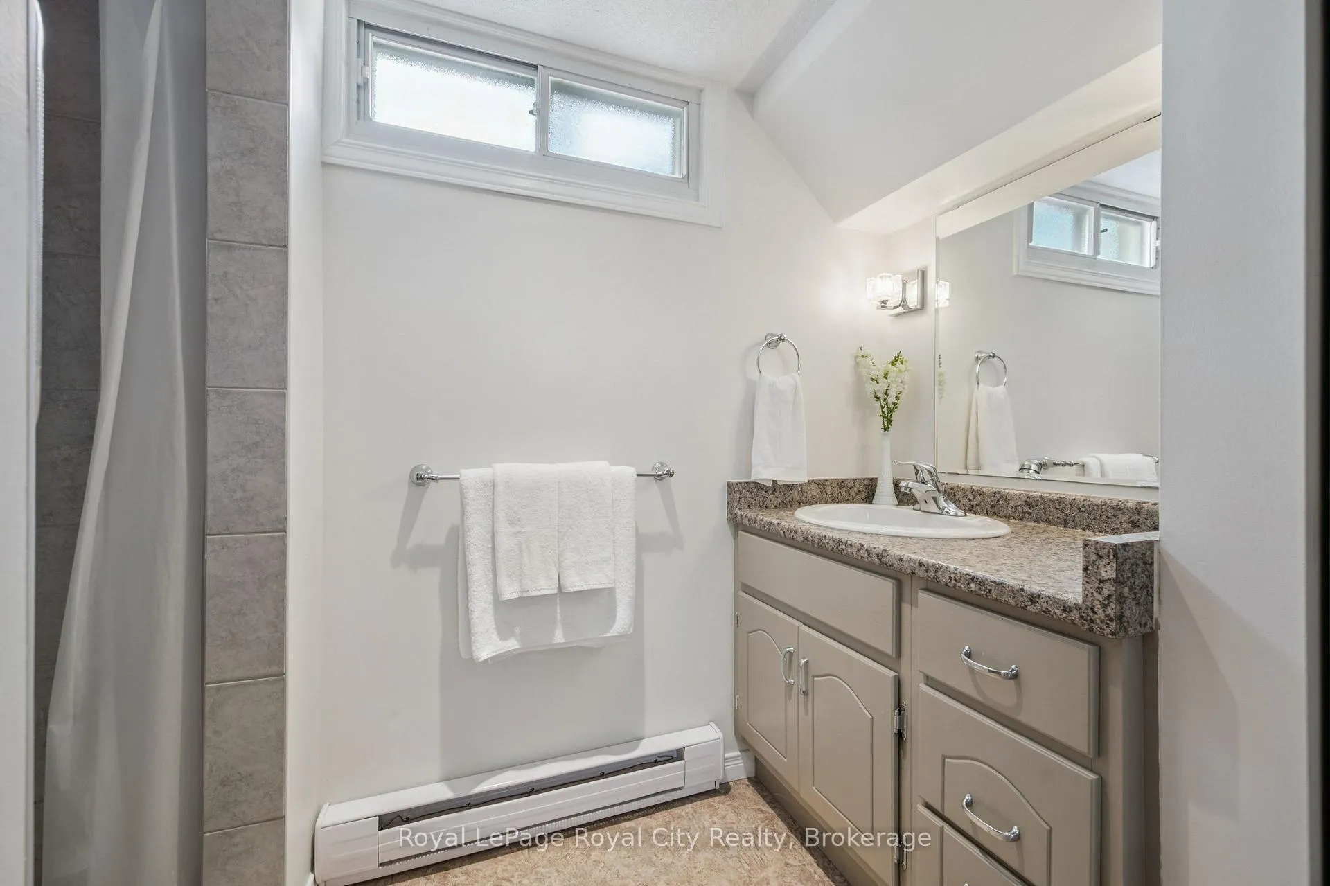 Photo 28 of 59 Algoma Drive, Guelph, Victoria North — HOMEH