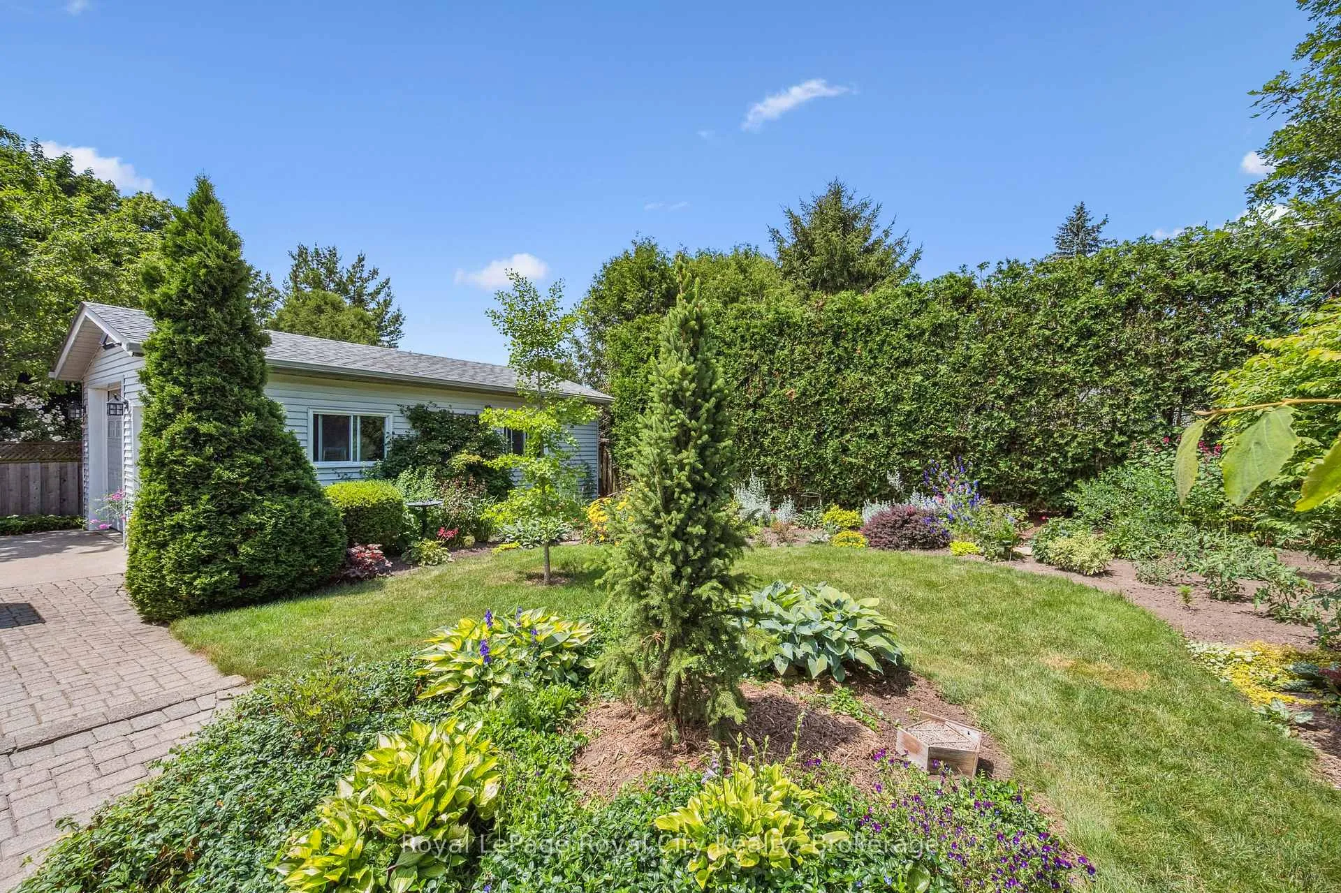 Photo 35 of 59 Algoma Drive, Guelph, Victoria North — HOMEH