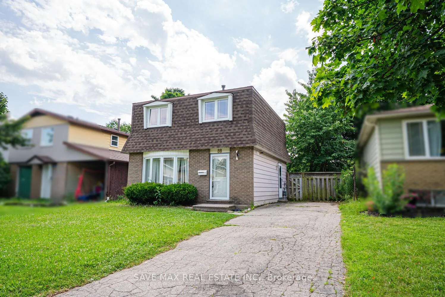 Photo 2 of 88 Harcourt Crescent, Kitchener — HOMEH