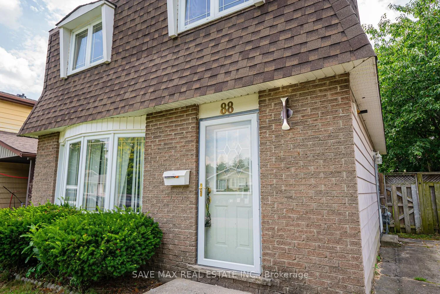 Photo 3 of 88 Harcourt Crescent, Kitchener — HOMEH