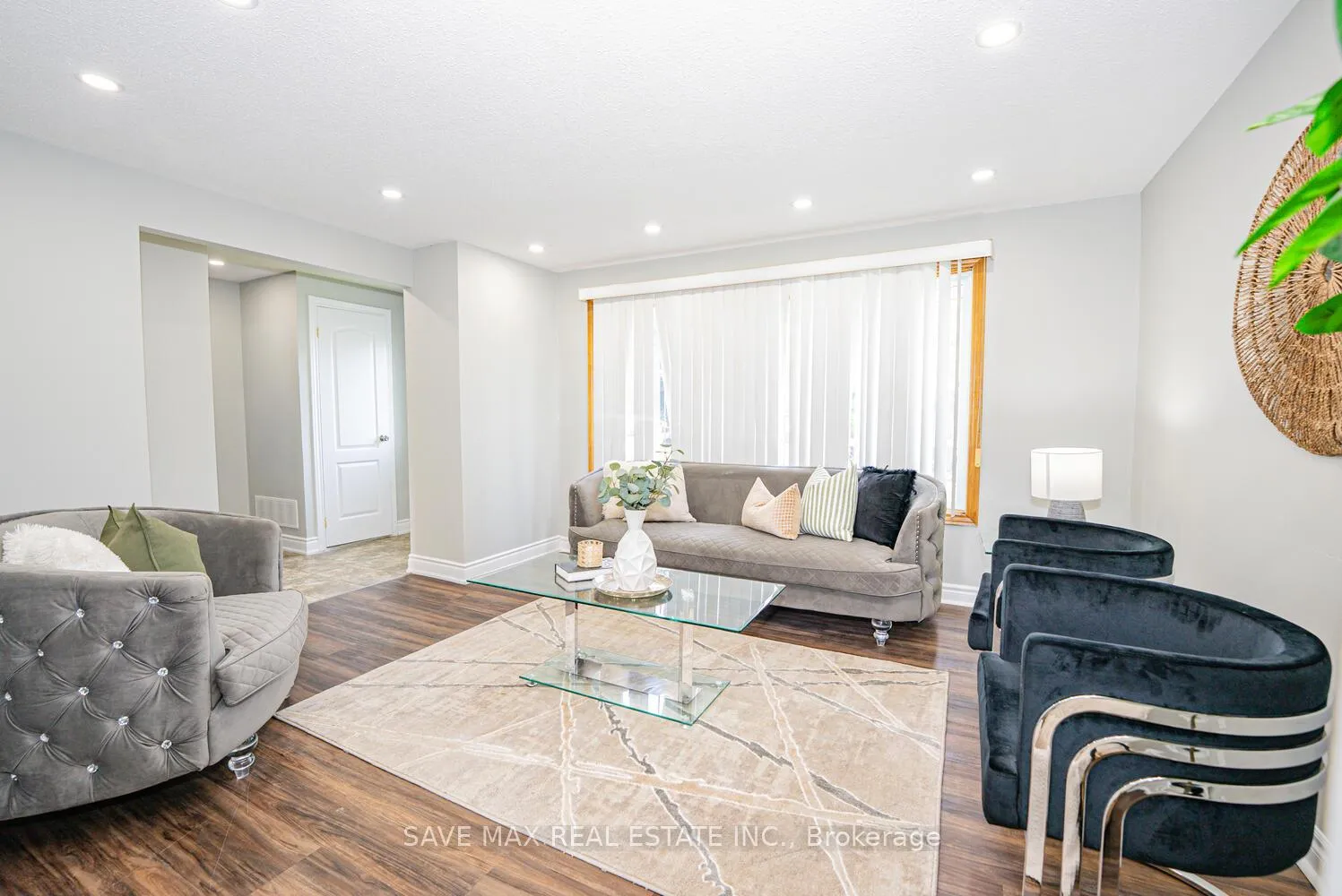 Photo 9 of 88 Harcourt Crescent, Kitchener — HOMEH