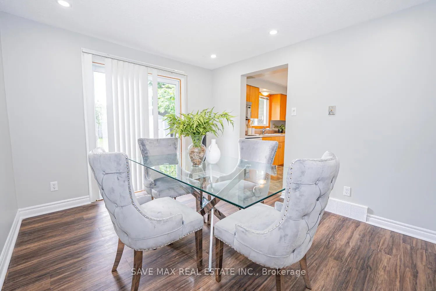 Photo 11 of 88 Harcourt Crescent, Kitchener — HOMEH