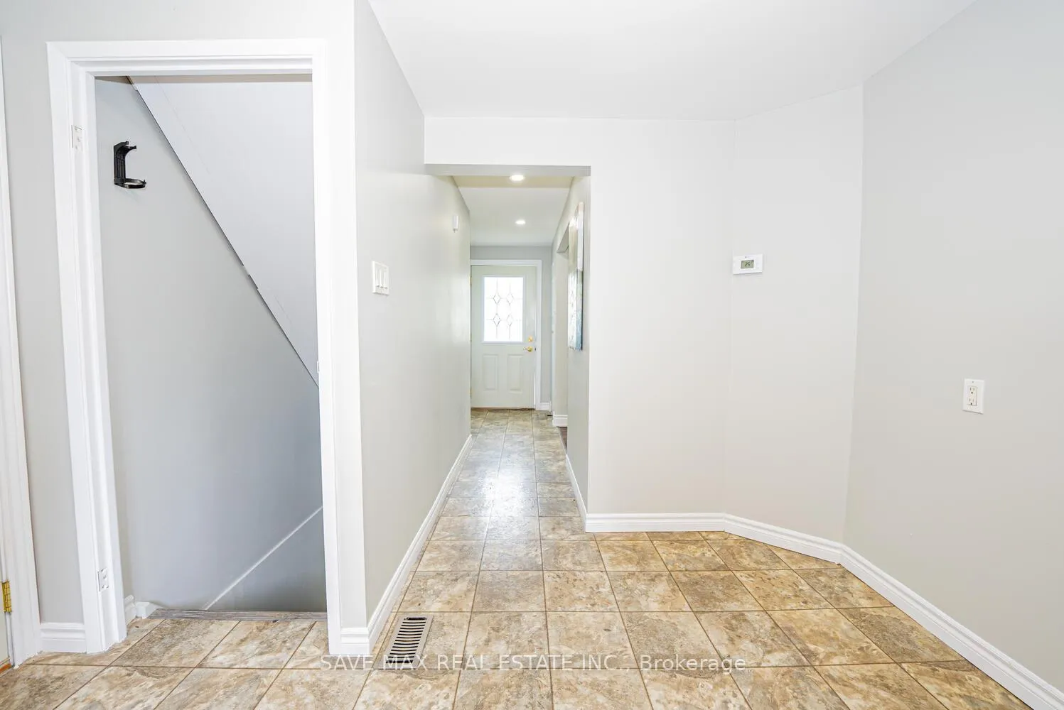 Photo 15 of 88 Harcourt Crescent, Kitchener — HOMEH