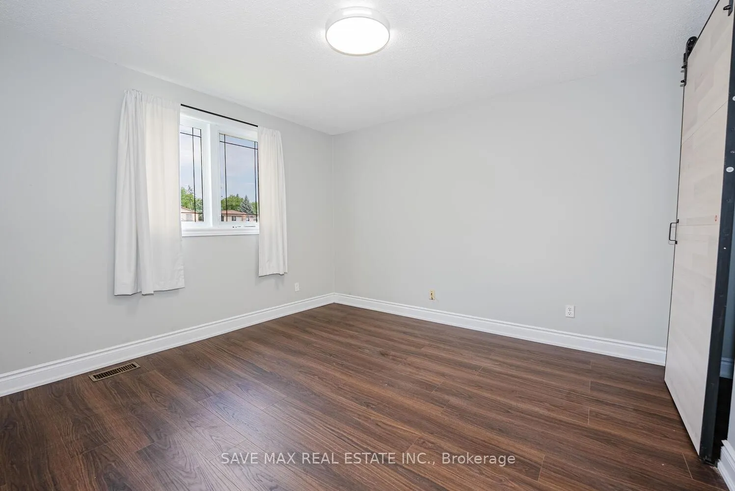 Photo 28 of 88 Harcourt Crescent, Kitchener — HOMEH