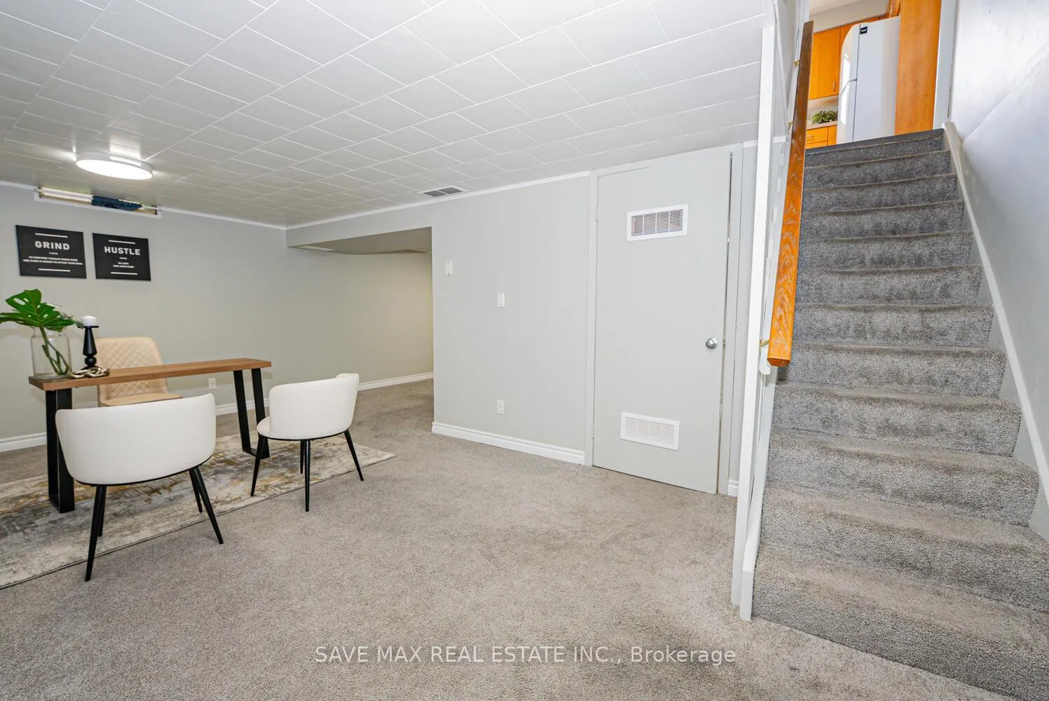 Photo 34 of 88 Harcourt Crescent, Kitchener — HOMEH