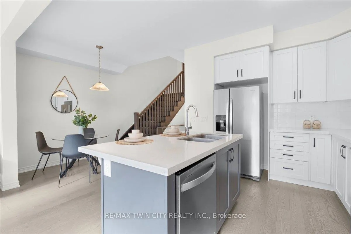 Photo 10 of 64 Grassbourne Avenue, Kitchener — HOMEH