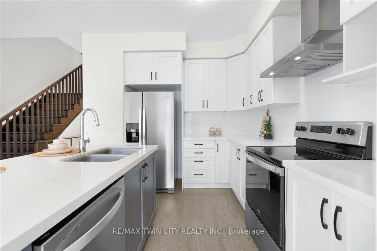 Photo 13 of 64 Grassbourne Avenue, Kitchener — HOMEH