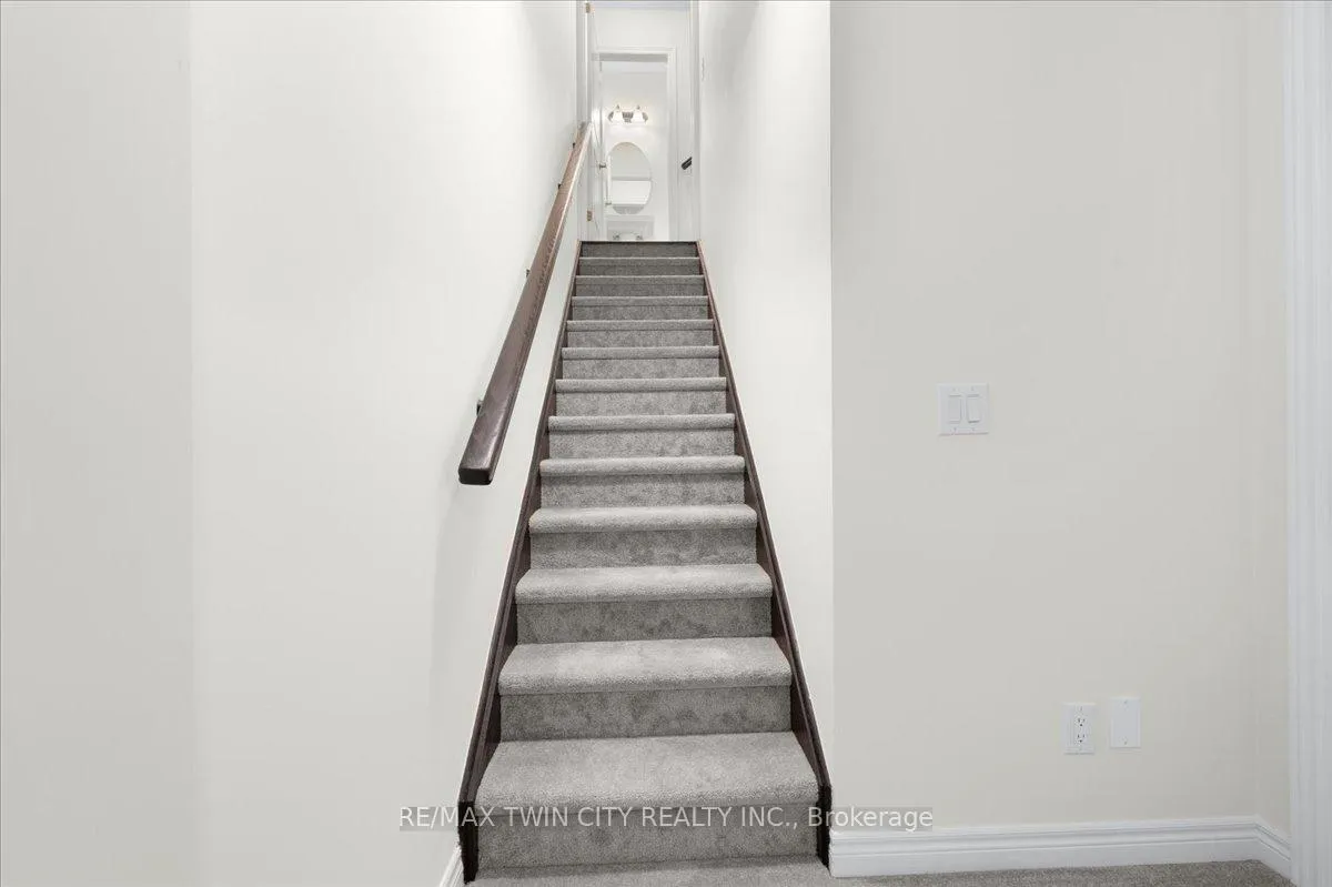 Photo 36 of 64 Grassbourne Avenue, Kitchener — HOMEH