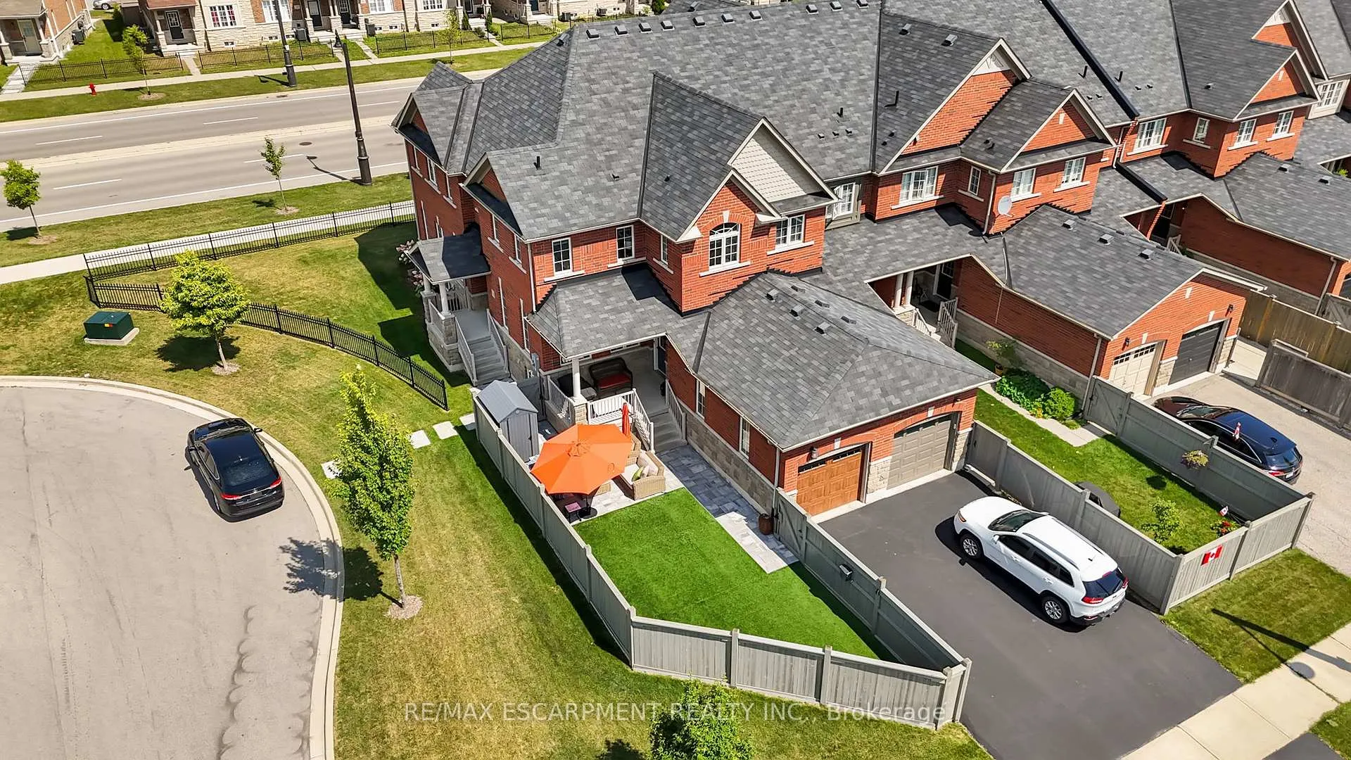 Photo 1 of 100 Burke Street, Hamilton, Waterdown — HOMEH