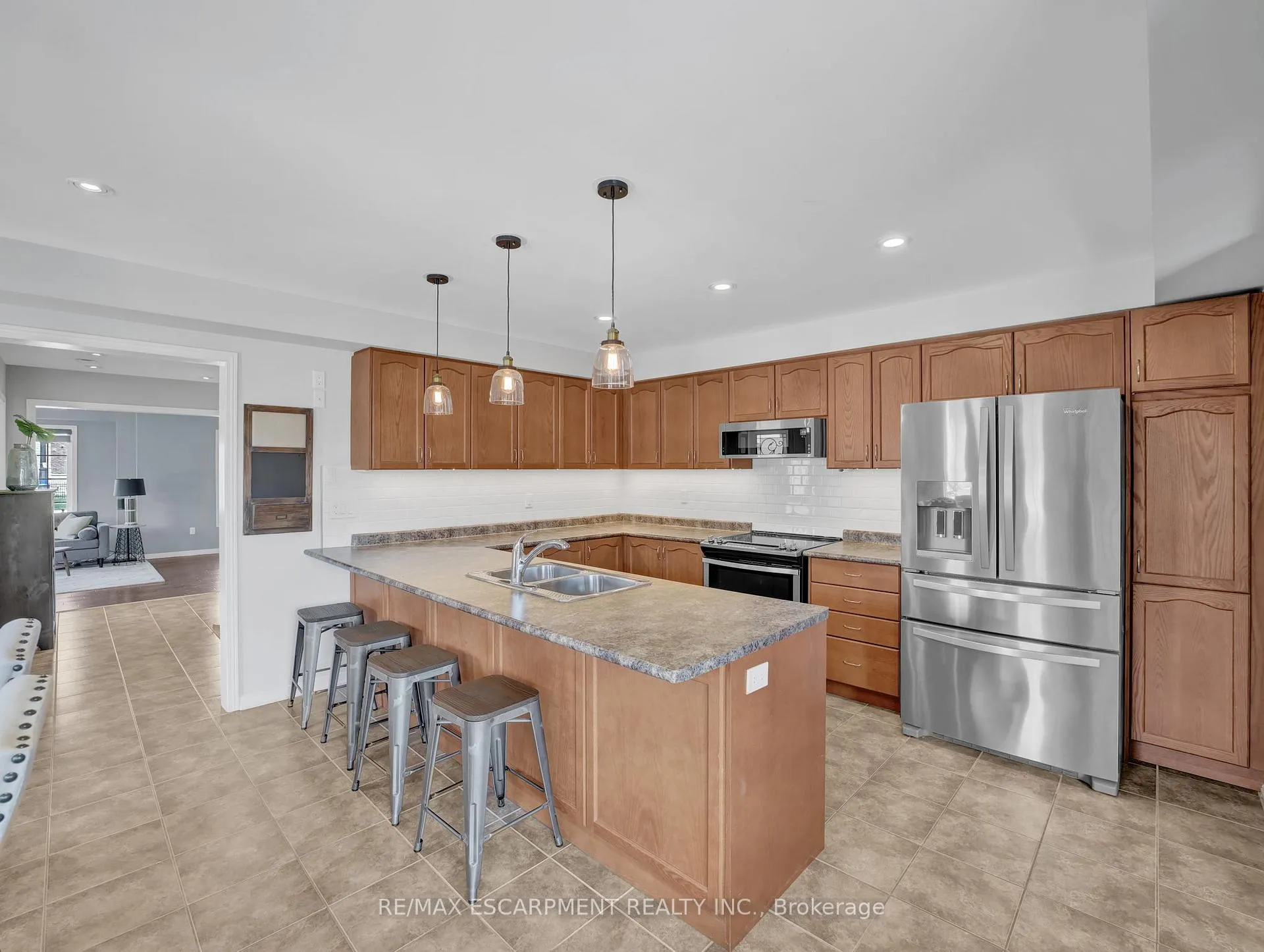 Photo 12 of 100 Burke Street, Hamilton, Waterdown — HOMEH