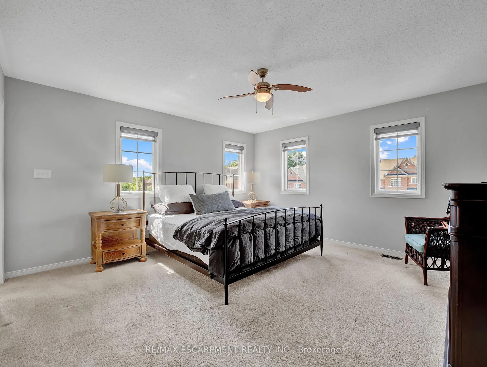 Photo 20 of 100 Burke Street, Hamilton, Waterdown — HOMEH