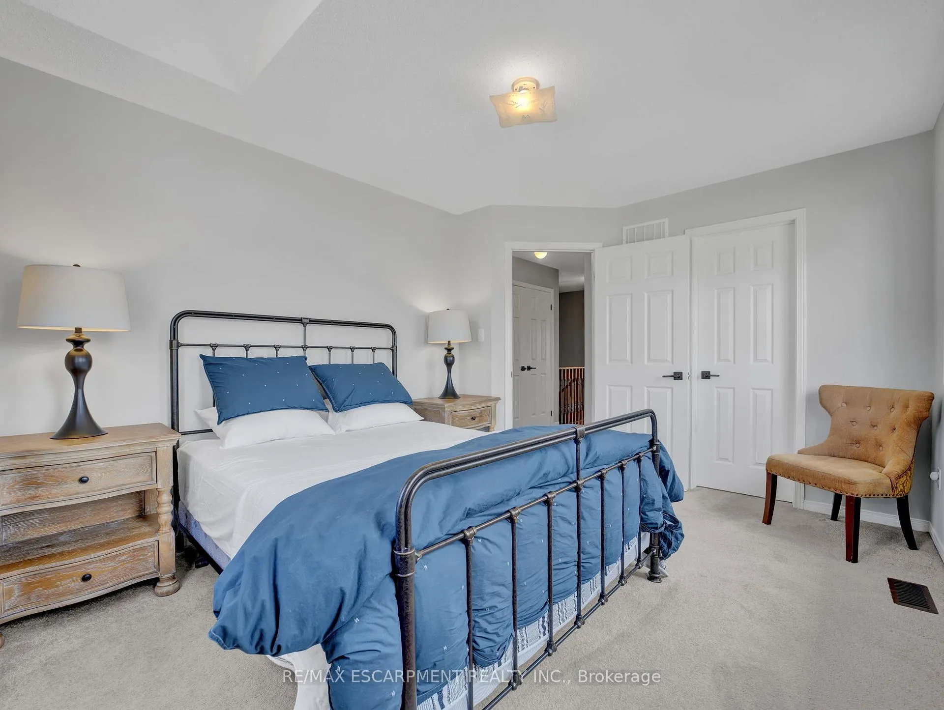 Photo 25 of 100 Burke Street, Hamilton, Waterdown — HOMEH