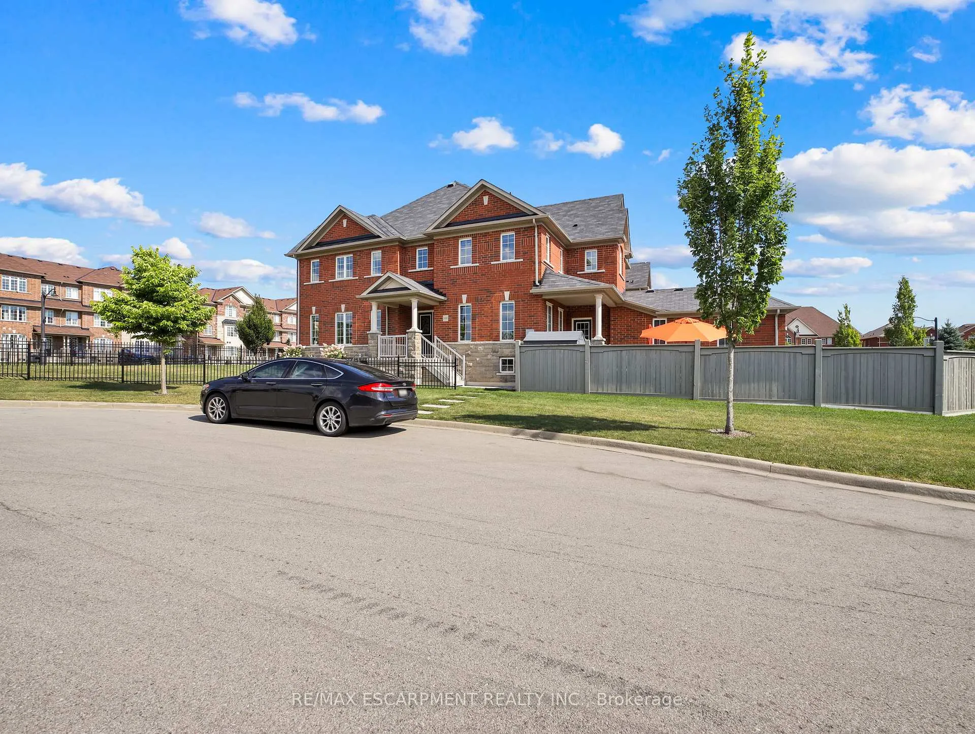 Photo 37 of 100 Burke Street, Hamilton, Waterdown — HOMEH