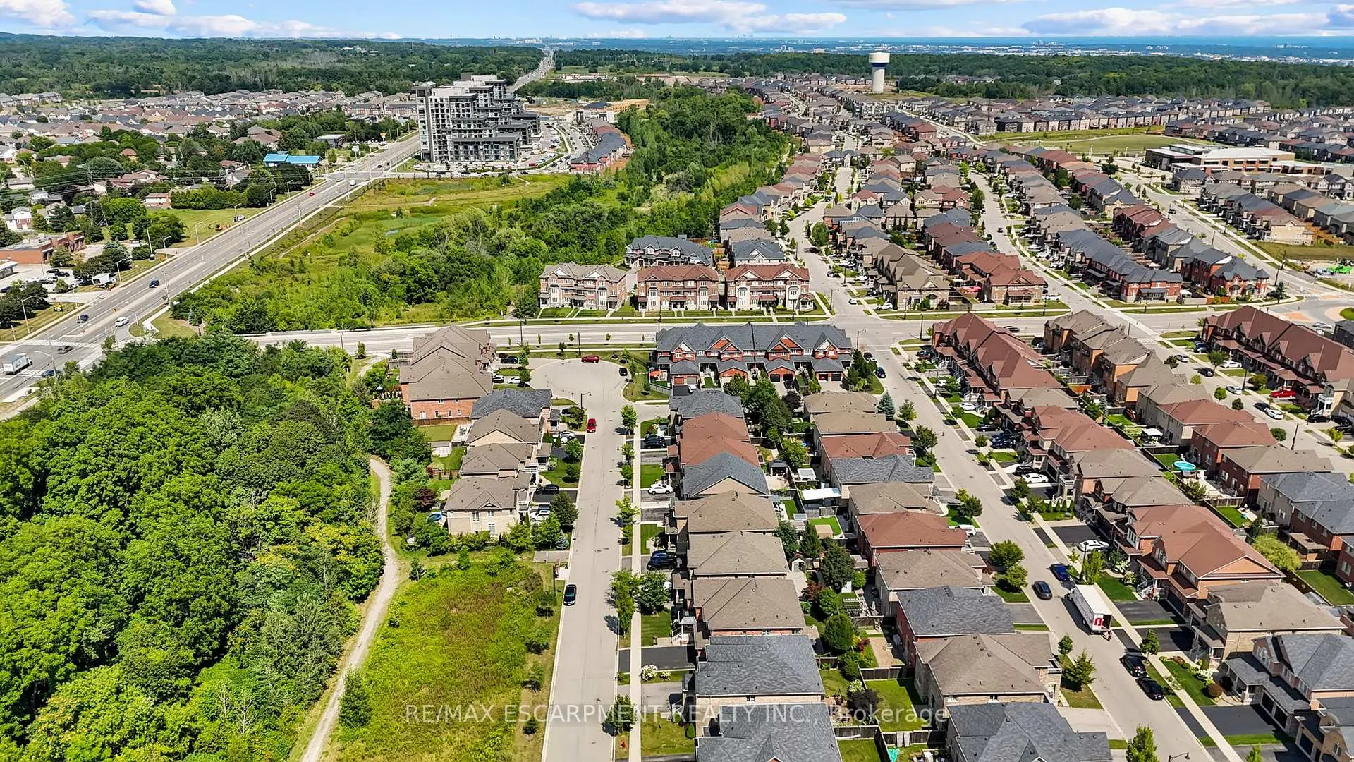 Photo 44 of 100 Burke Street, Hamilton, Waterdown — HOMEH
