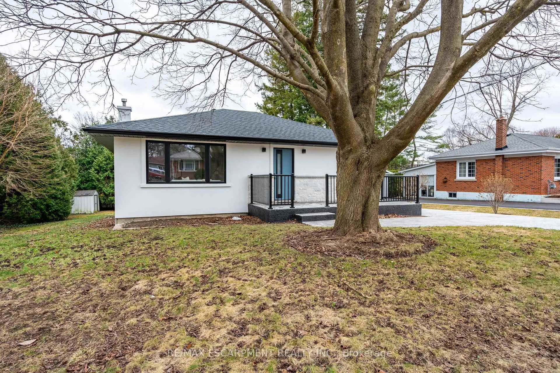 Photo 3 of 11 James Street, Hamilton, Waterdown — HOMEH