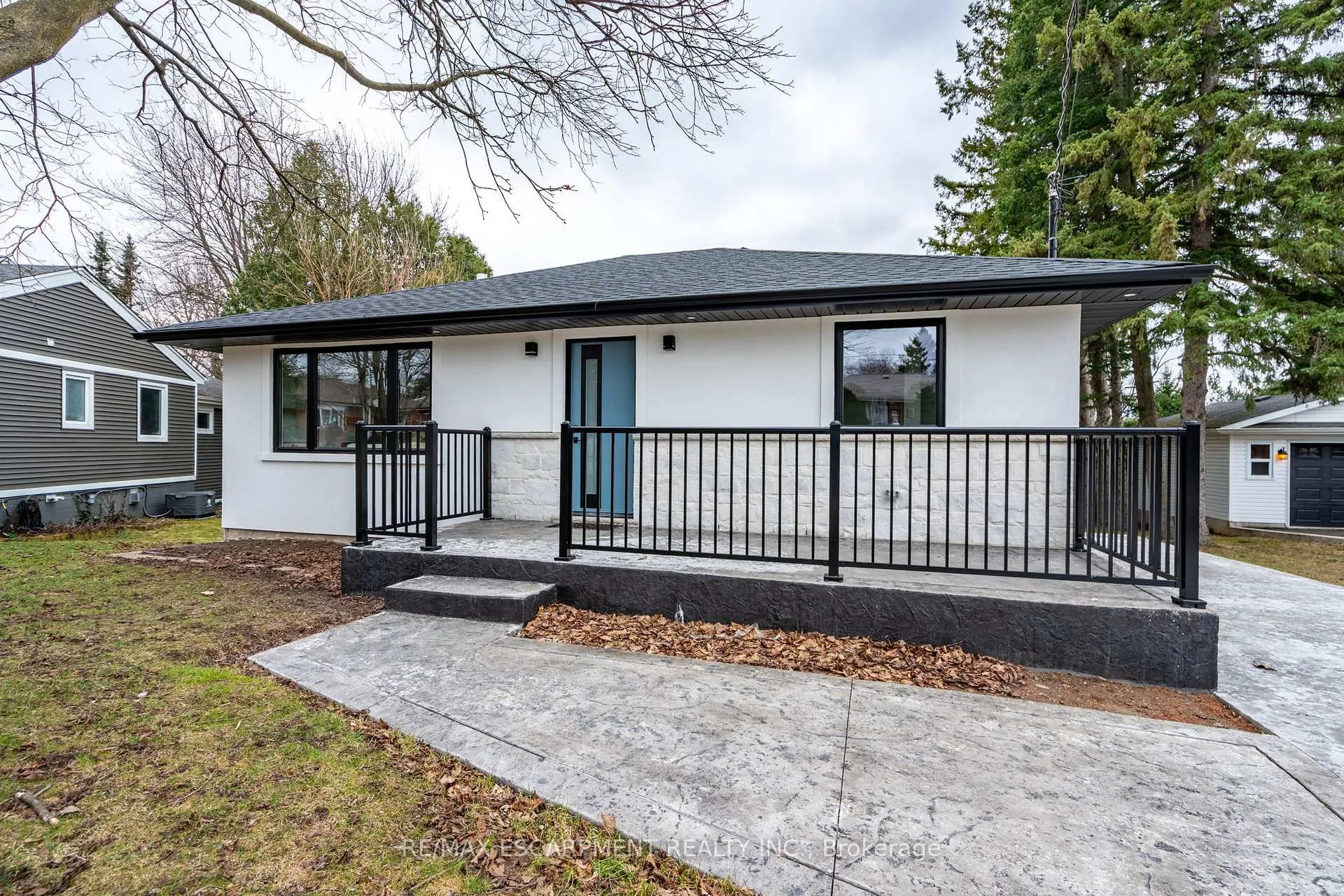 Photo 4 of 11 James Street, Hamilton, Waterdown — HOMEH