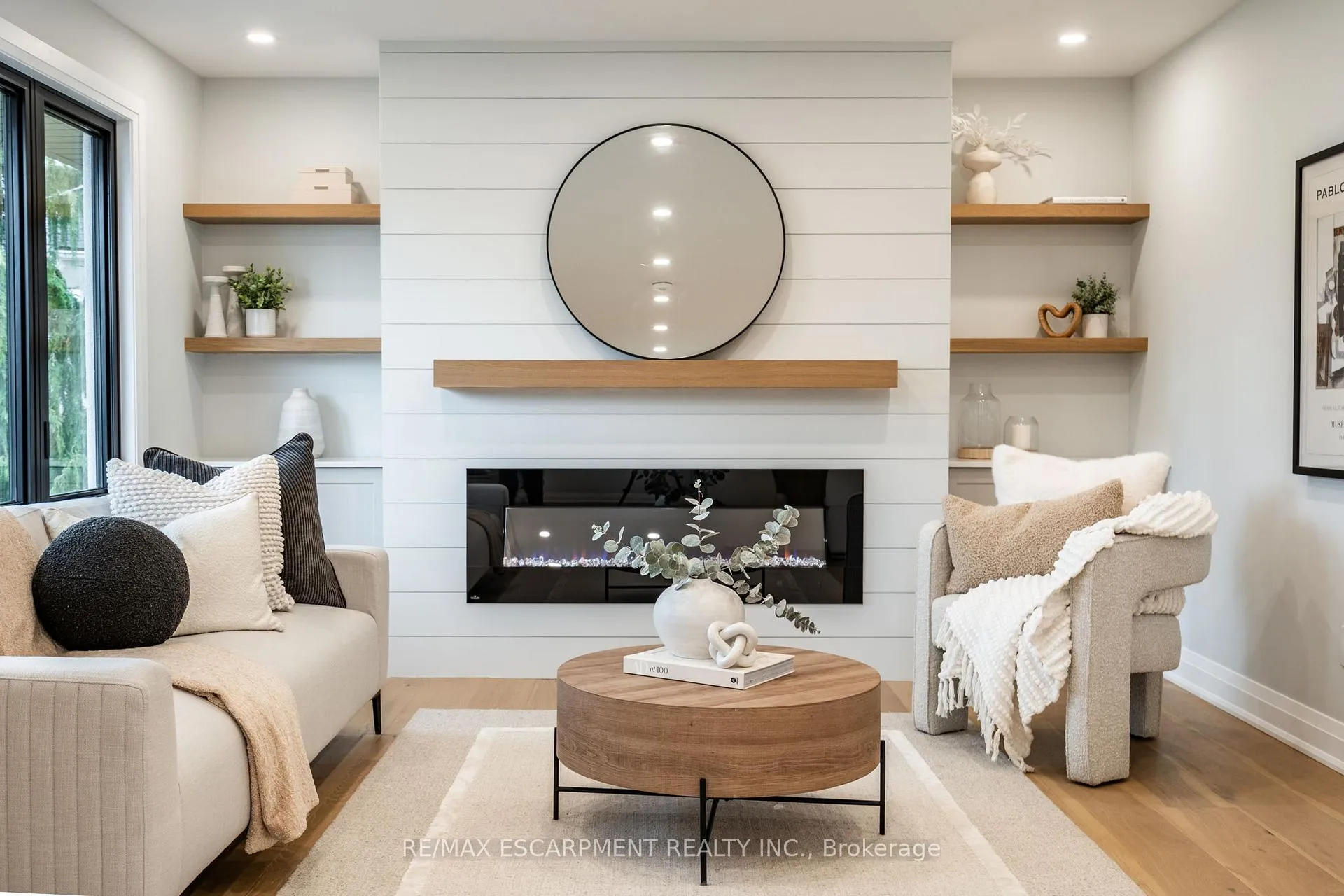 Photo 10 of 11 James Street, Hamilton, Waterdown — HOMEH