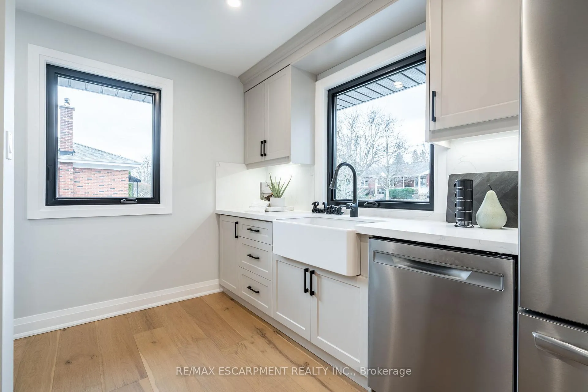 Photo 16 of 11 James Street, Hamilton, Waterdown — HOMEH
