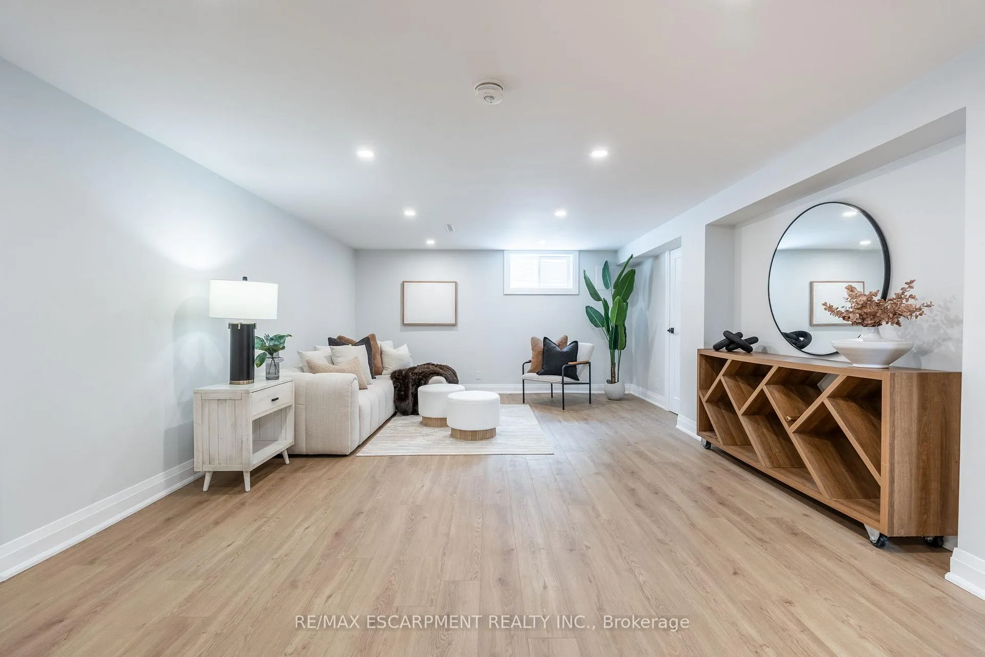 Photo 38 of 11 James Street, Hamilton, Waterdown — HOMEH