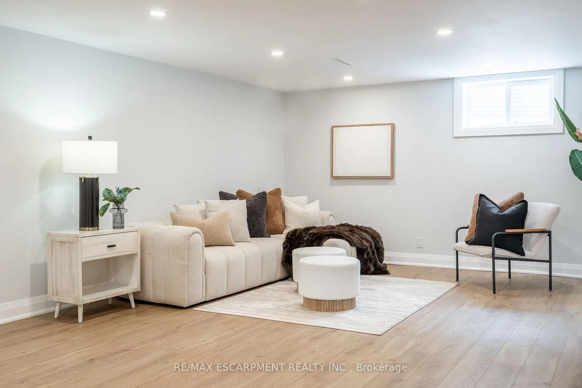 Photo 39 of 11 James Street, Hamilton, Waterdown — HOMEH